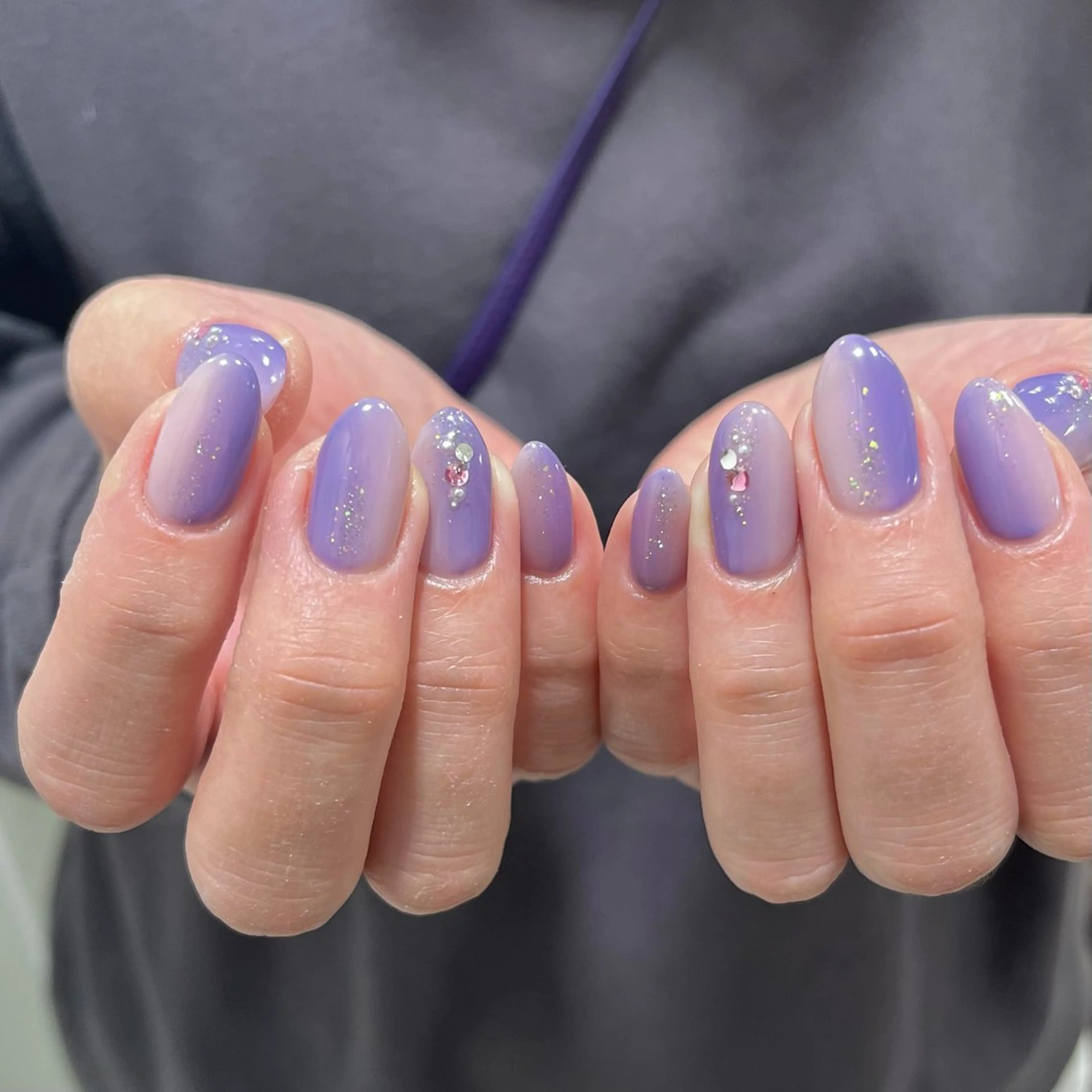 ネイル グラデーション キラキラネイル ラメ(グリッター) オフィスネイル パープル ハンドネイル Para Sol nail　Maoのネイルデザイン