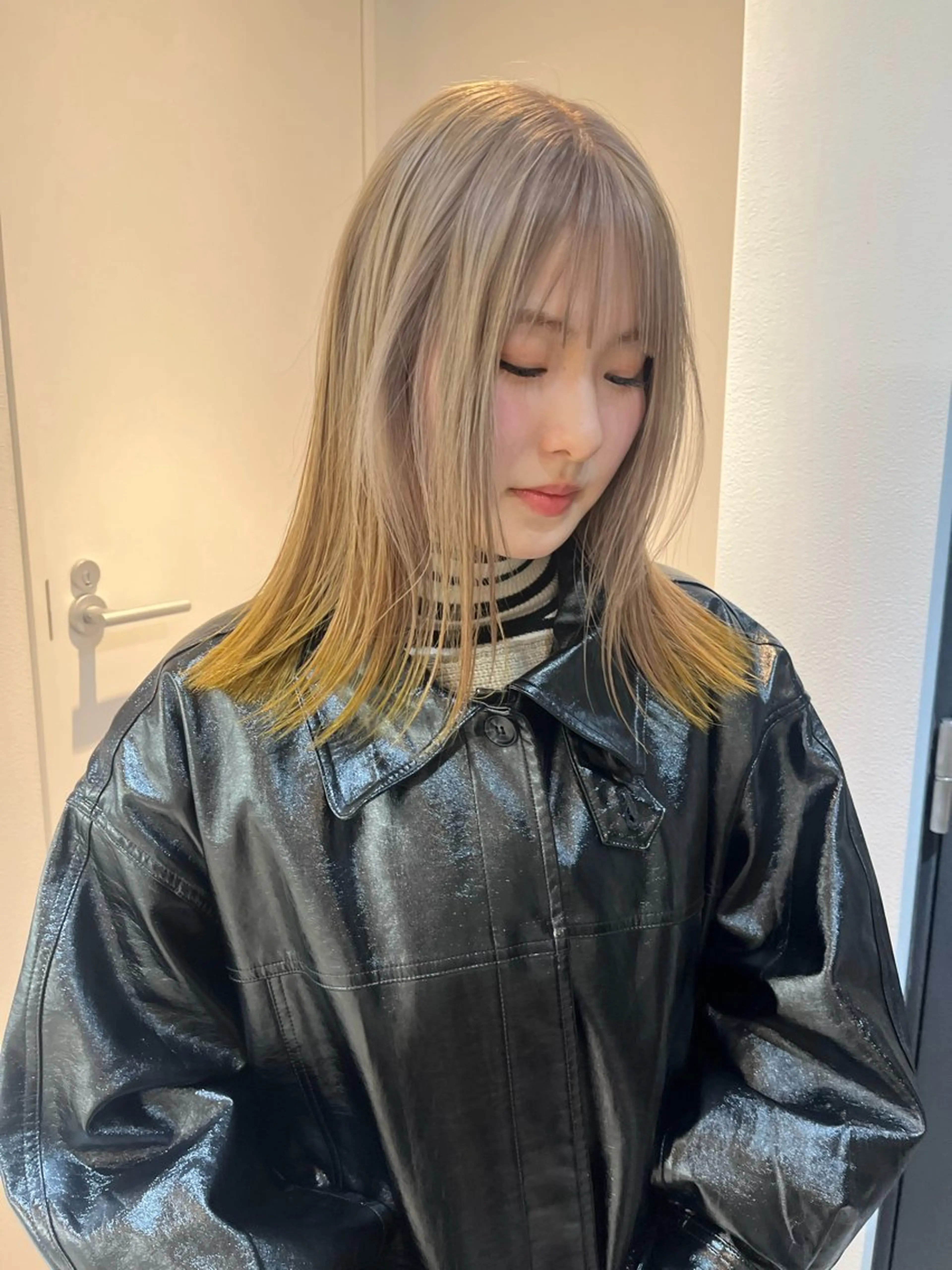 セミロング カラー aya/ブリーチ/ ボブ/ショートのヘアスタイル