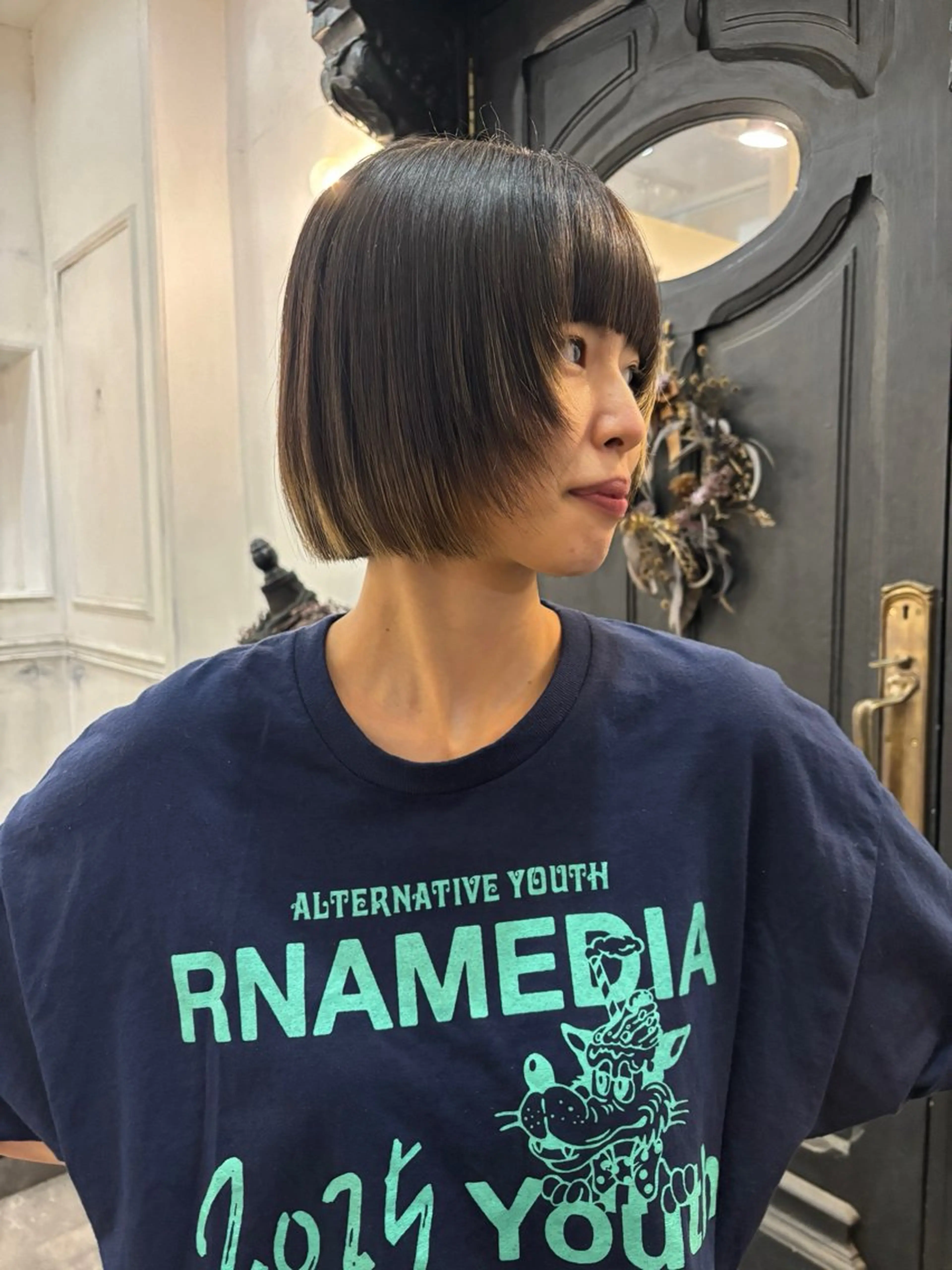 ショート ボブ comeghead 琴音のヘアスタイル