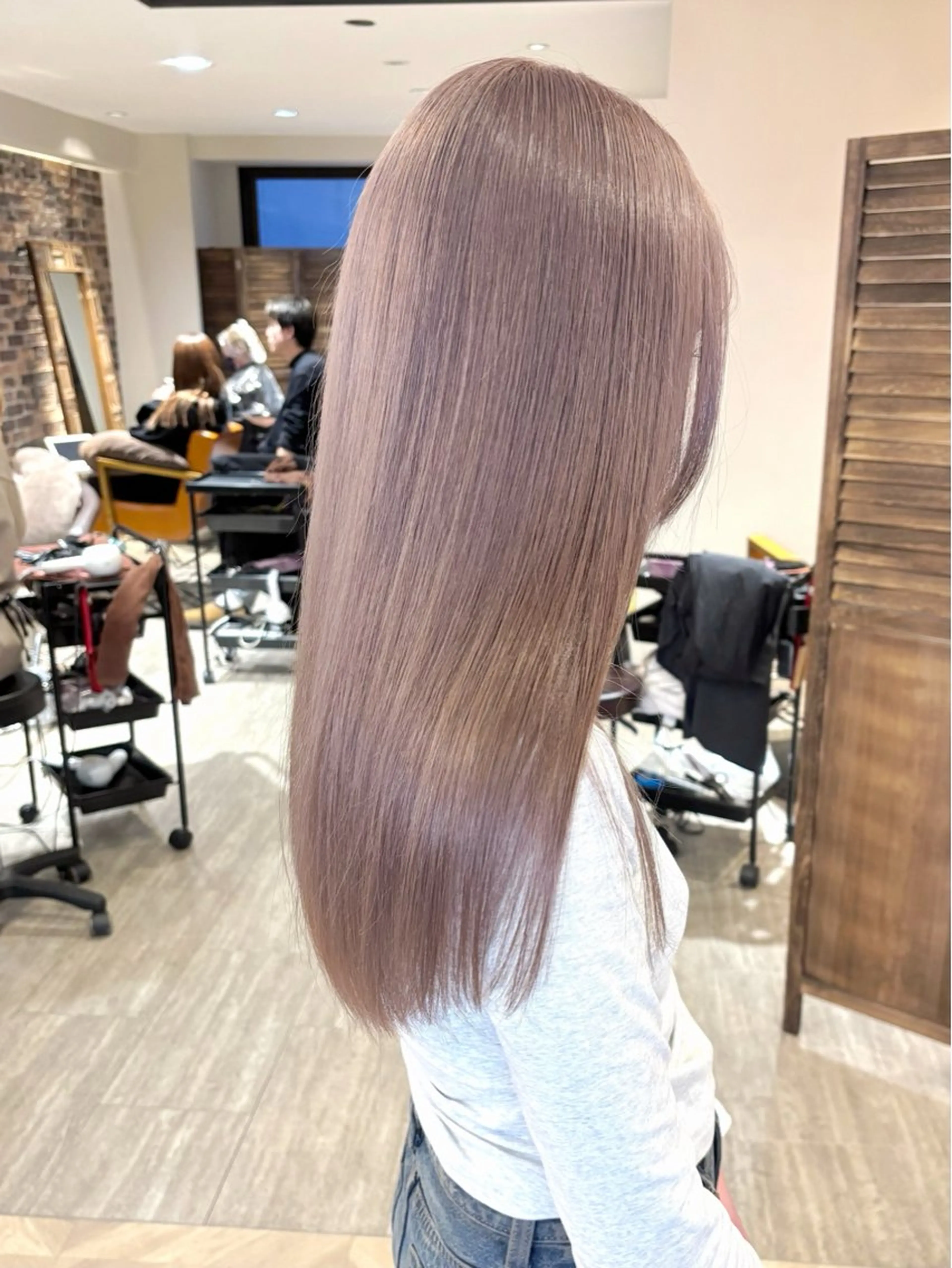 セミロング 艶髪/透け感カラー /RYOのヘアスタイル