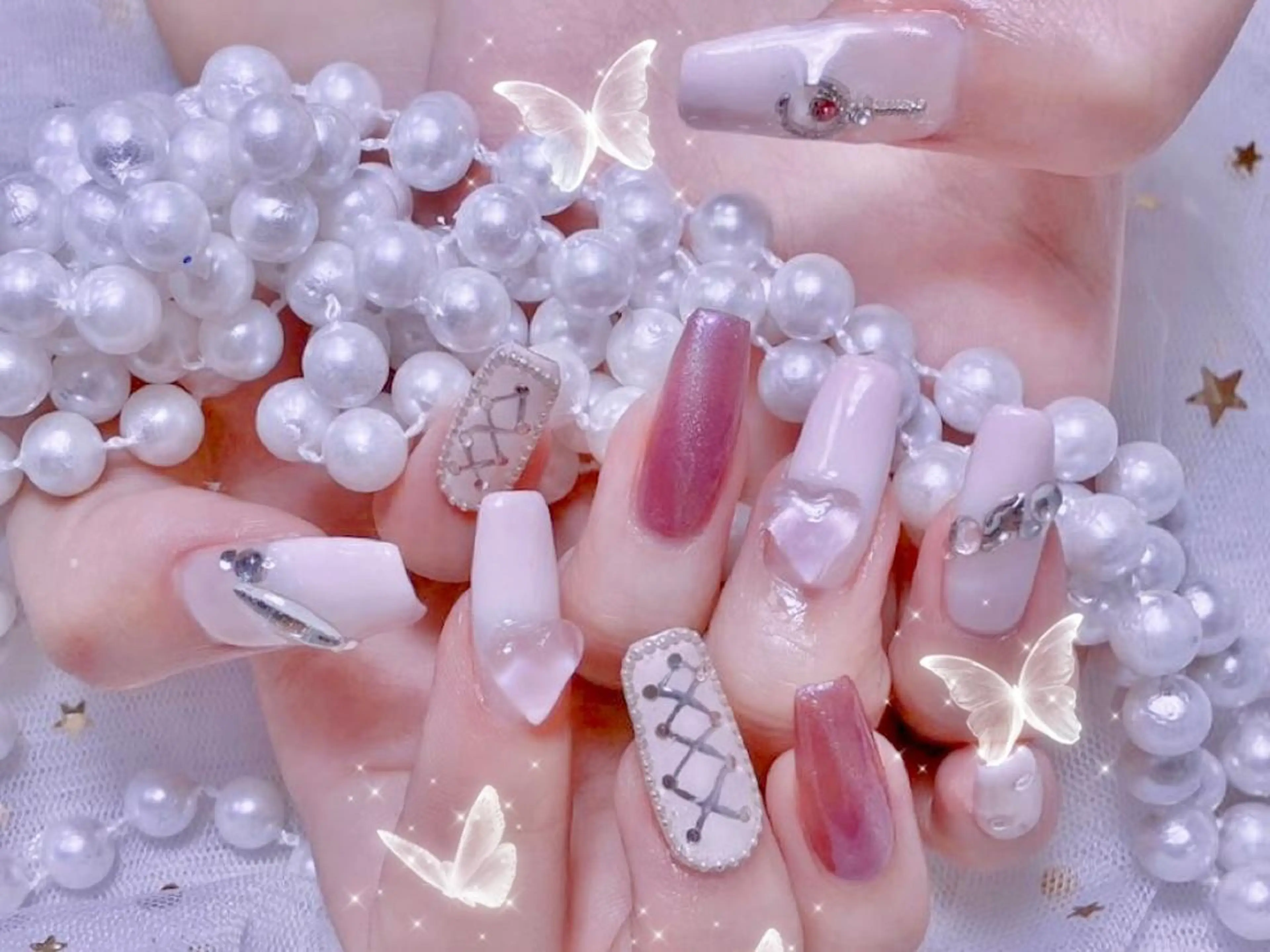 ネイル queensnail 🧸mikaのネイルデザイン