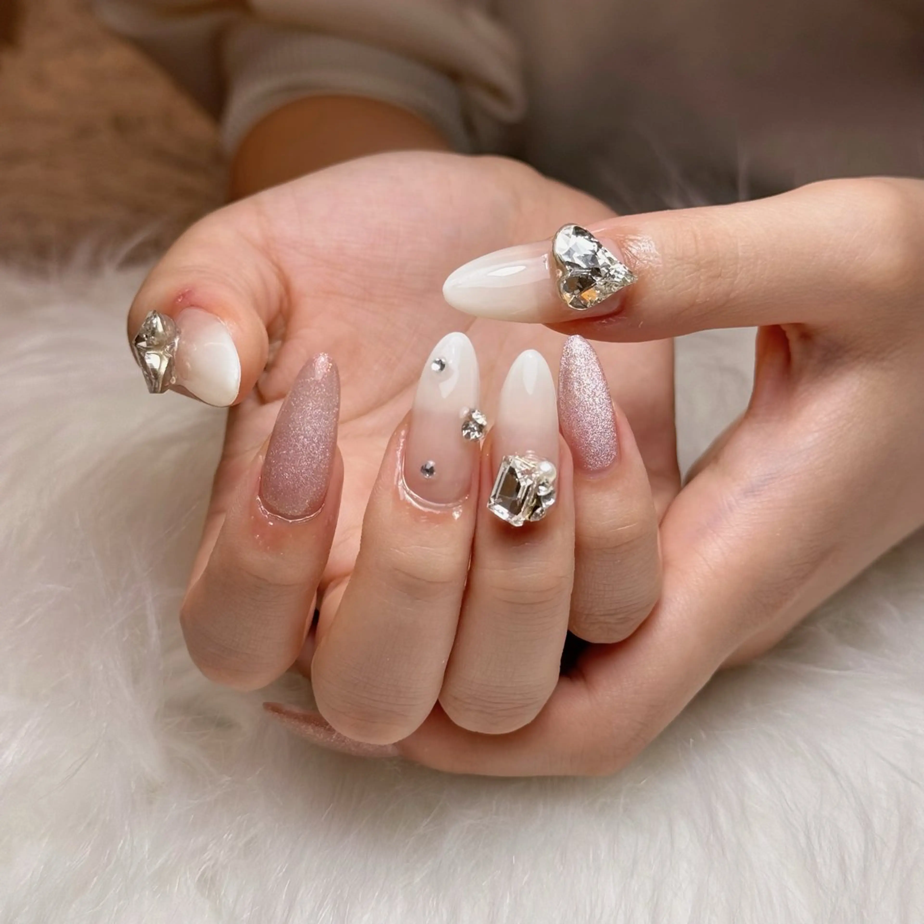 ネイル キラキラネイル マグネットネイル ワンホンネイル nailsalon ChuColaのネイルデザイン