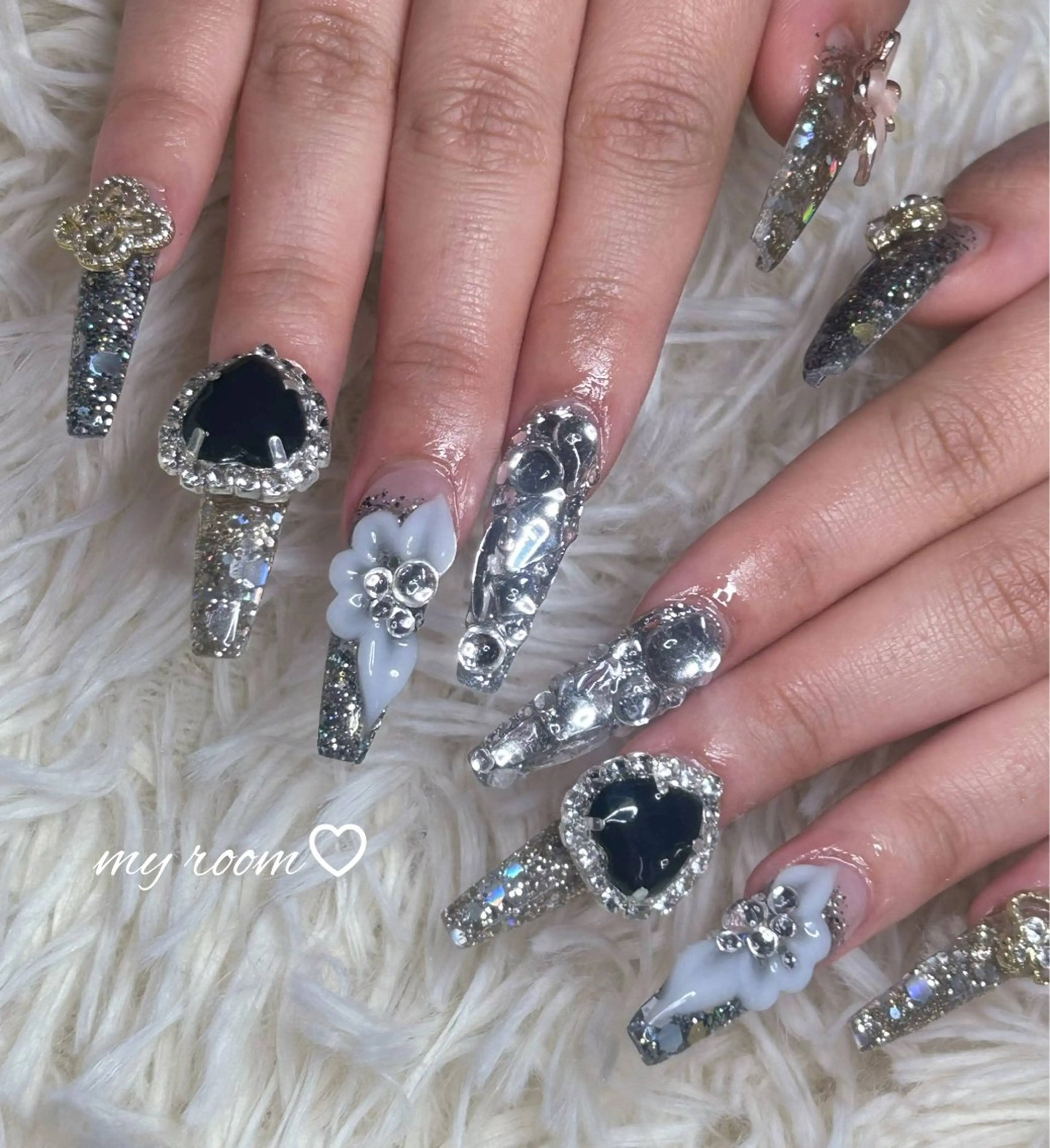 ネイル うるま市サロン Yuko Izawaのネイルデザイン