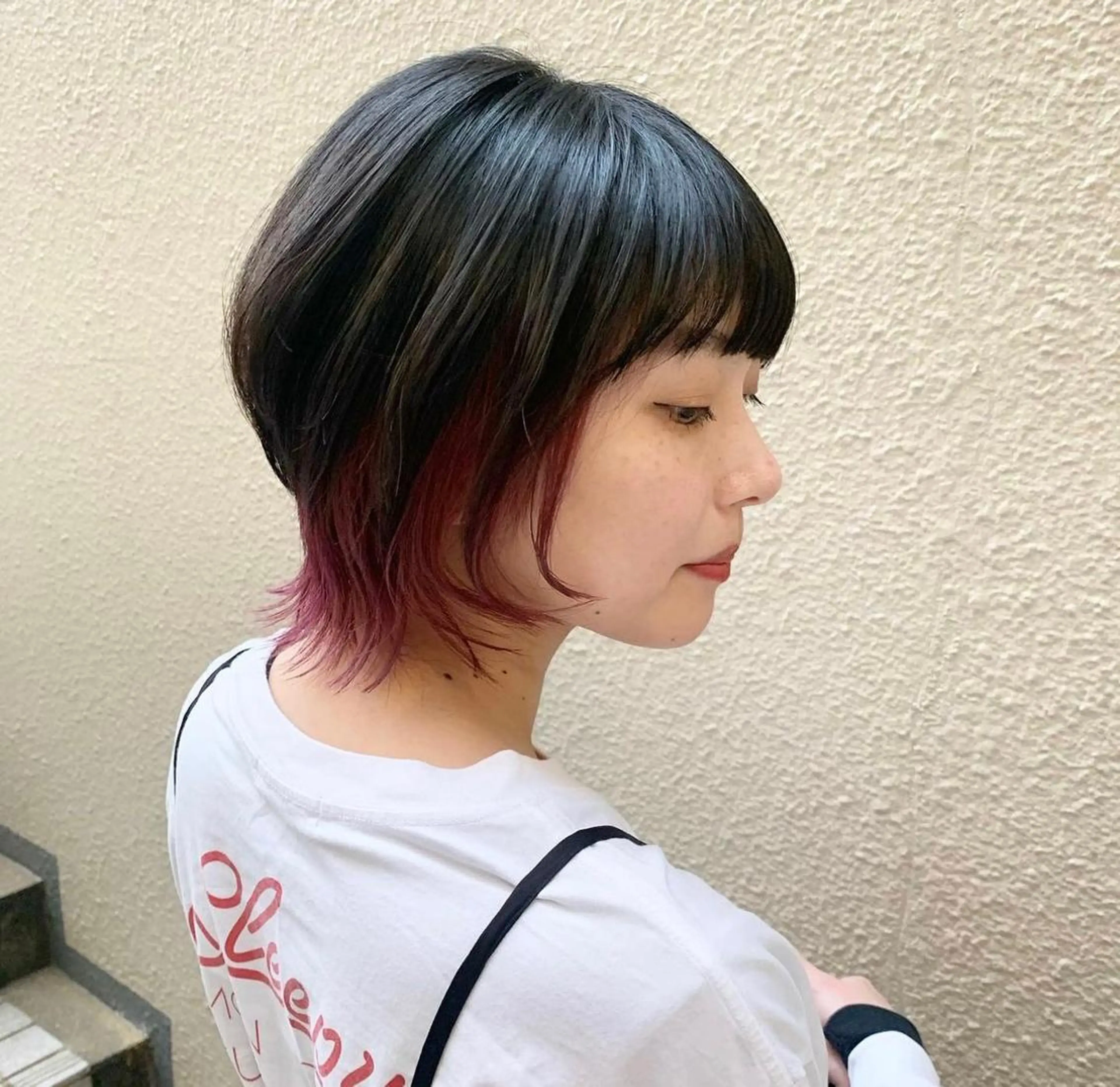 ミディアム レイヤーカット ブリーチなしカラー/ 顔周りレイヤーカットのヘアスタイル