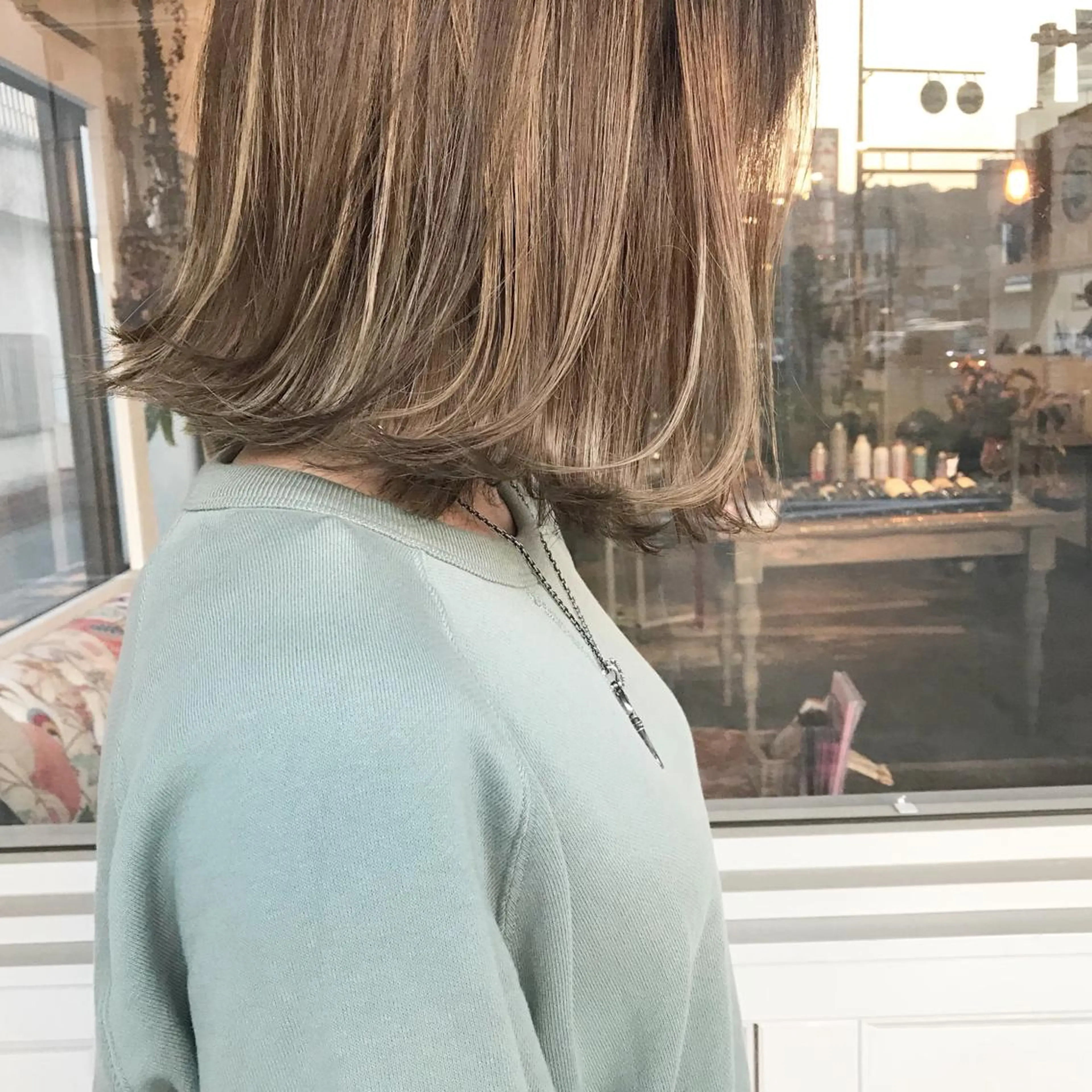 ミディアム カラー ヘアアレンジ バレイヤージュ ブリーチ グラデーションカラー ハイライトカラー ハイトーンカラー Mariana/ 鶴原-ハイライトのヘアスタイル