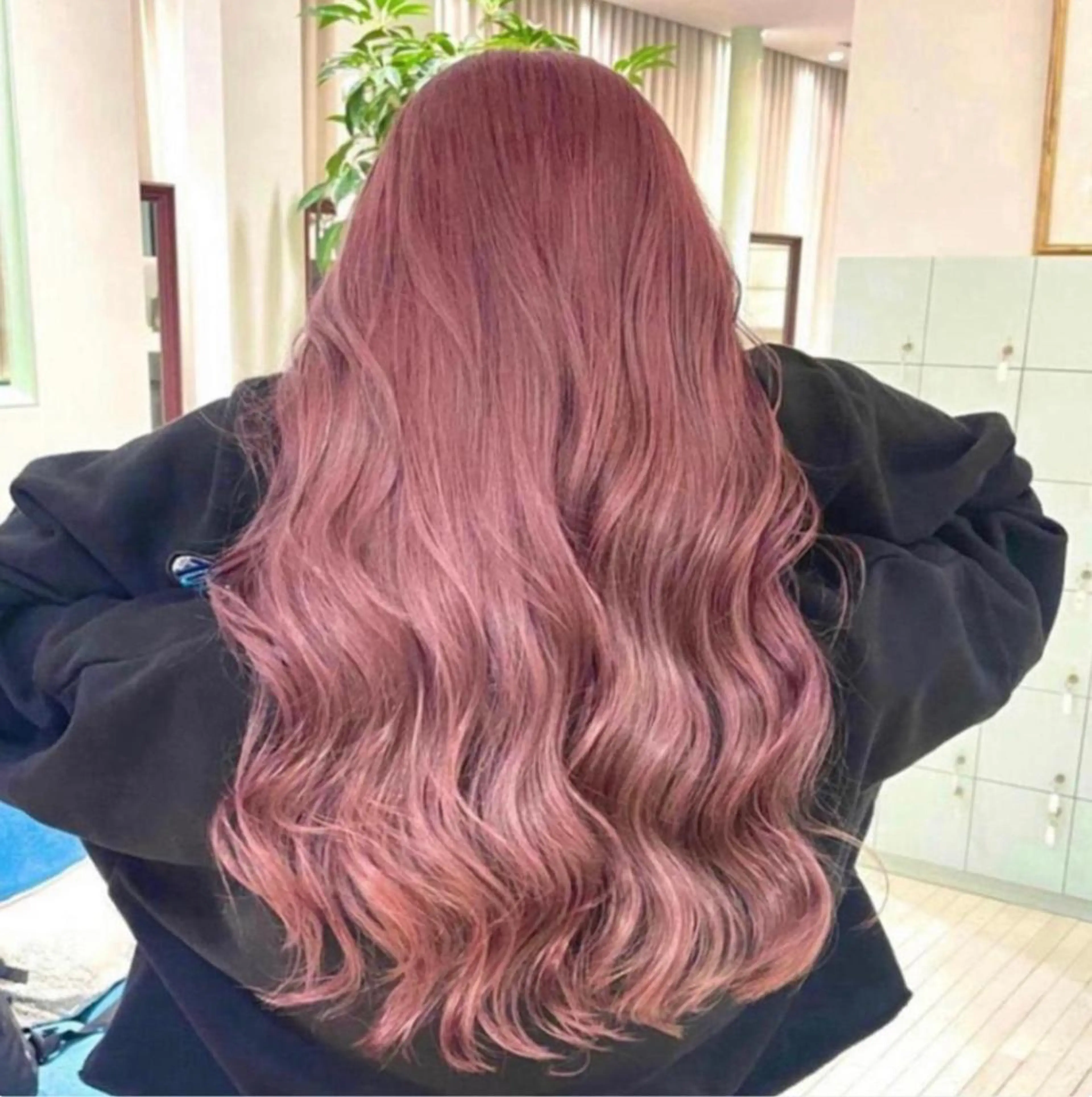 セミロング カラー ヘアアレンジ ヘアカラー 🌹TikTok４万 ﾌｫﾛﾜｰ🌹AKIのヘアスタイル