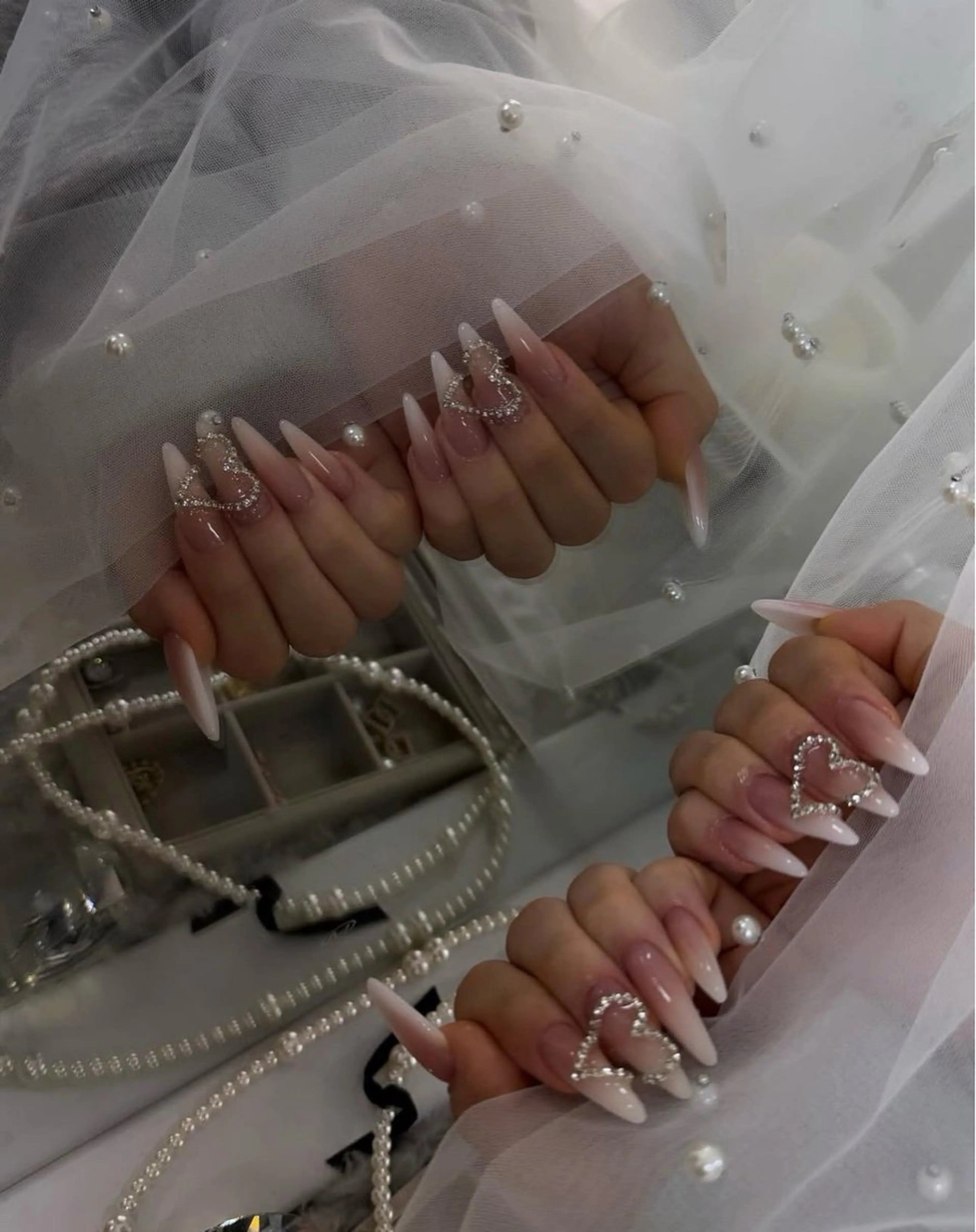 ネイル フットネイル ジェルネイル キラキラネイル 韓国ネイル マグネットネイル ハンドネイル TIDY .のネイルデザイン