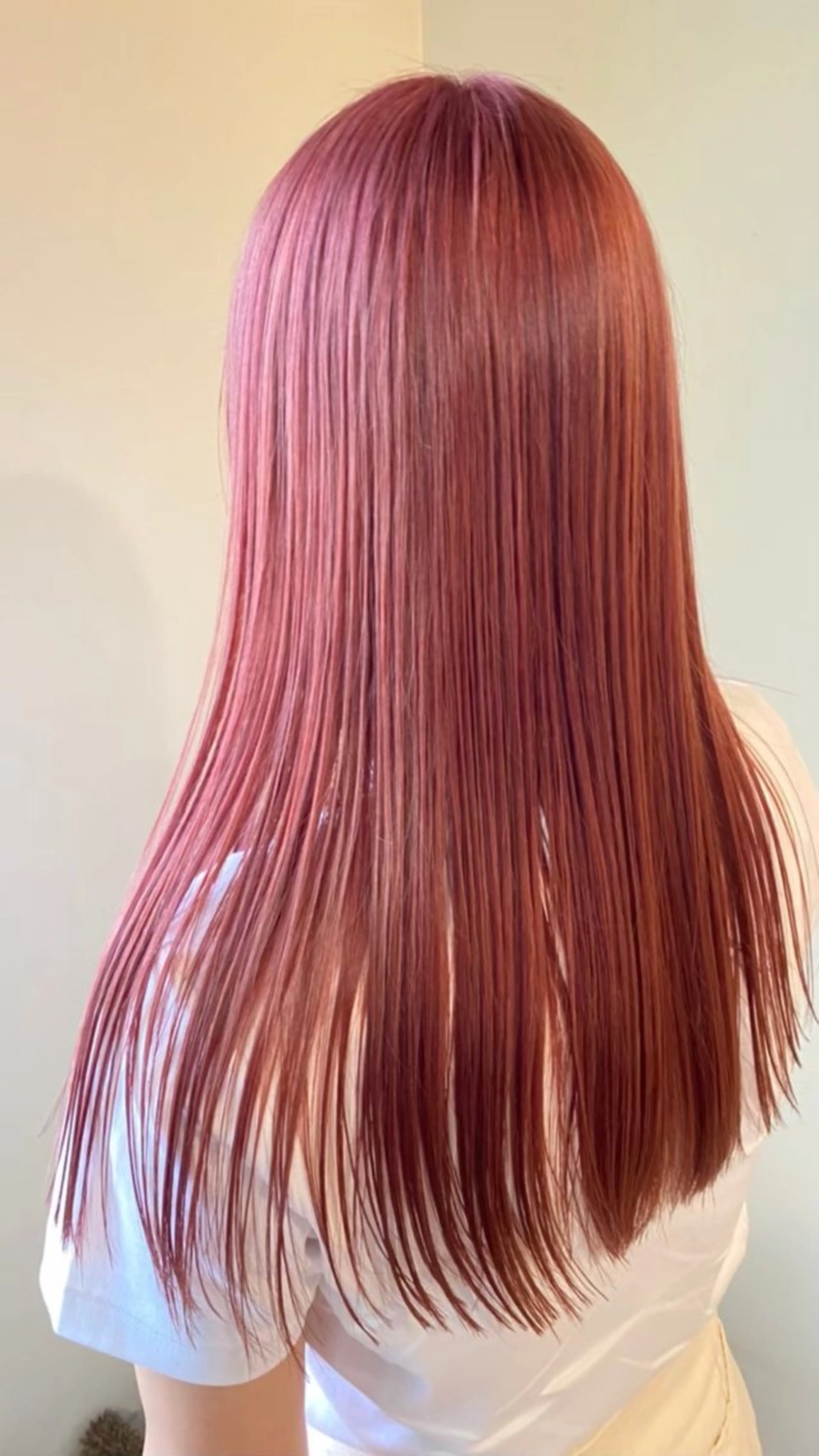 セミロング カラー ヘアアレンジ ピンクカラー ヘアカラー トリートメント 金子 廉のヘアスタイル