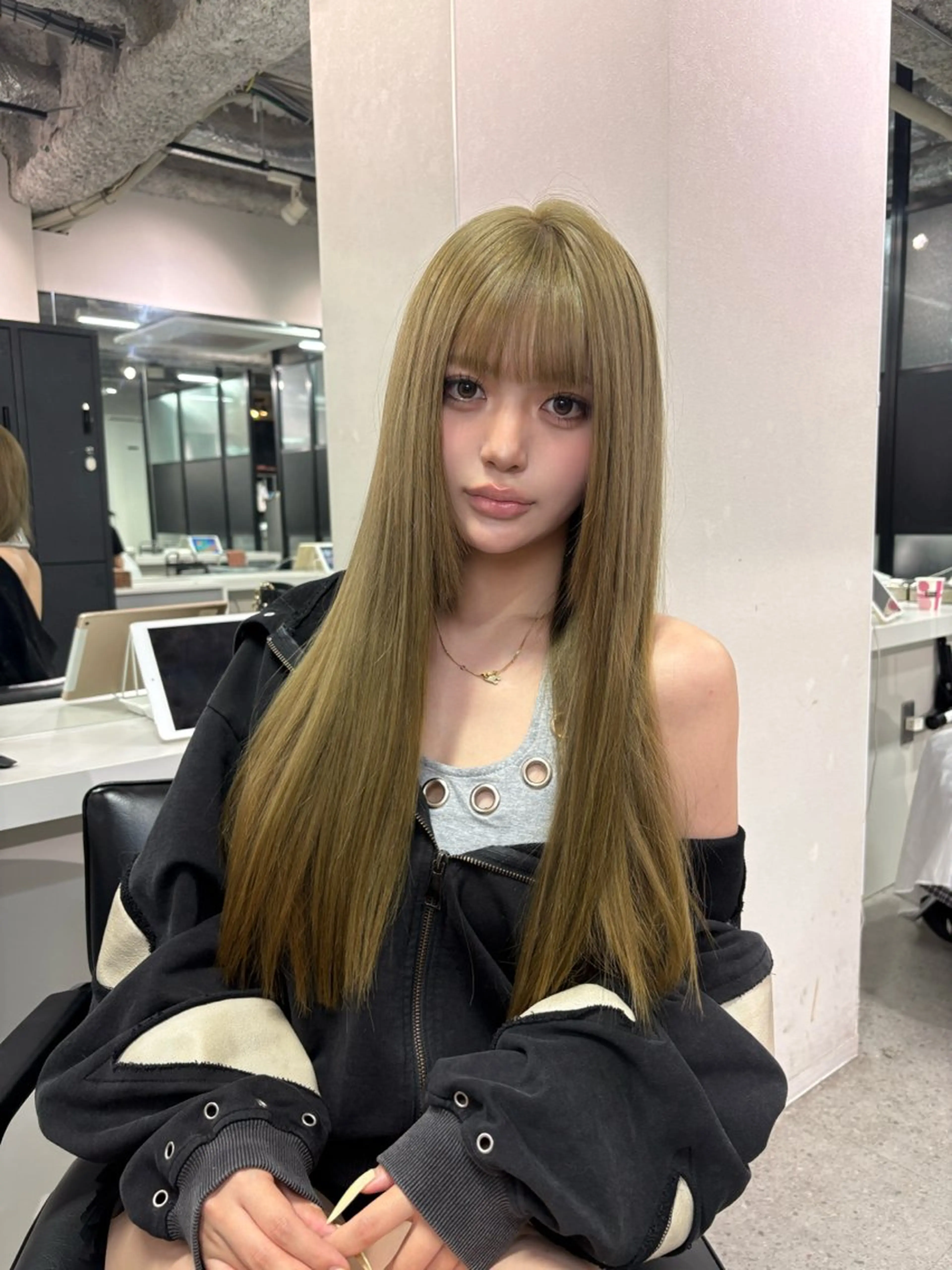 ロング カット ヘアカラー トリートメント 🪸店長ハイトーン エクステmisakiのヘアスタイル