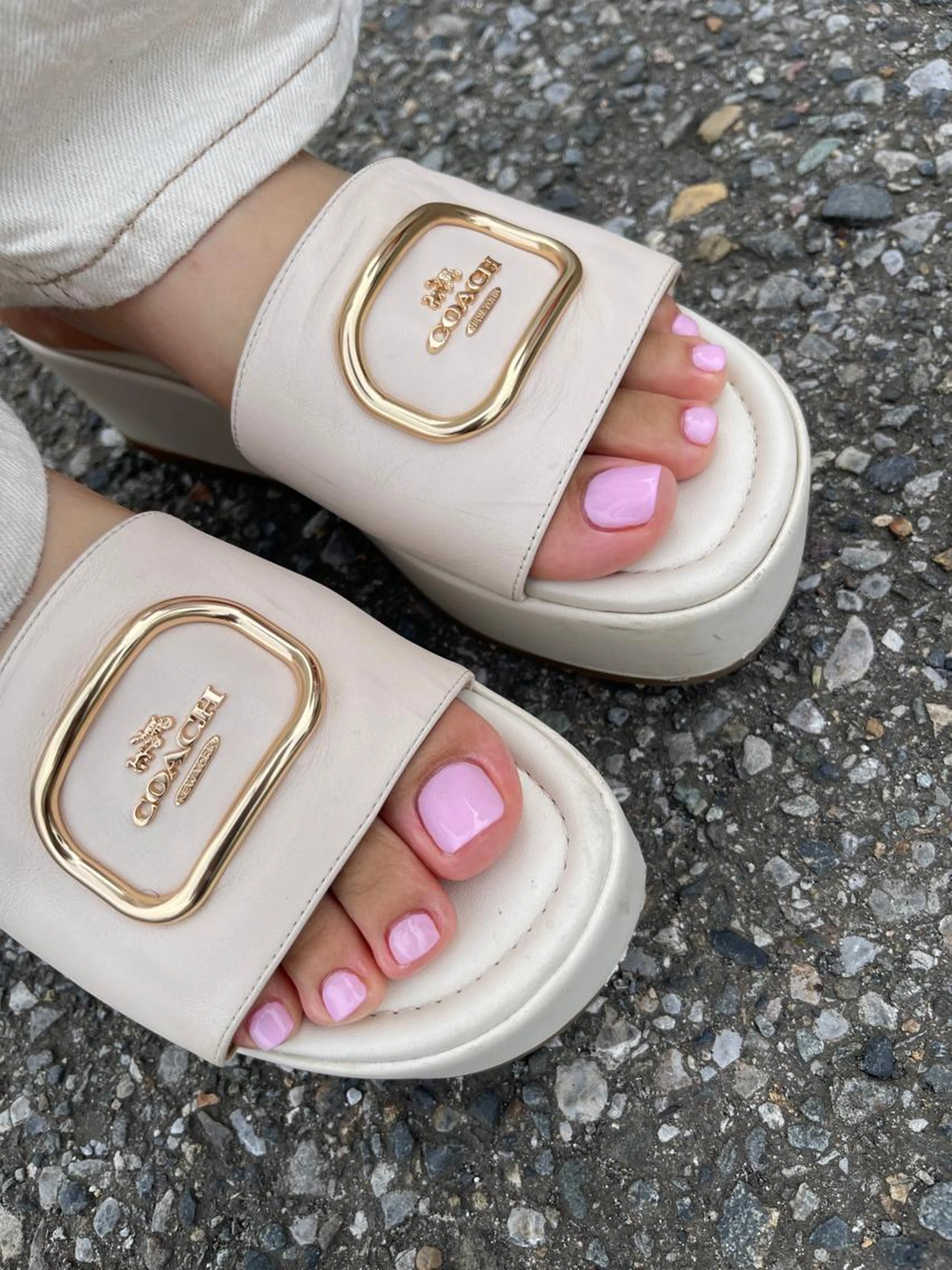 【オフ無し】フットネイル　ワンカラーorラメグラの写真