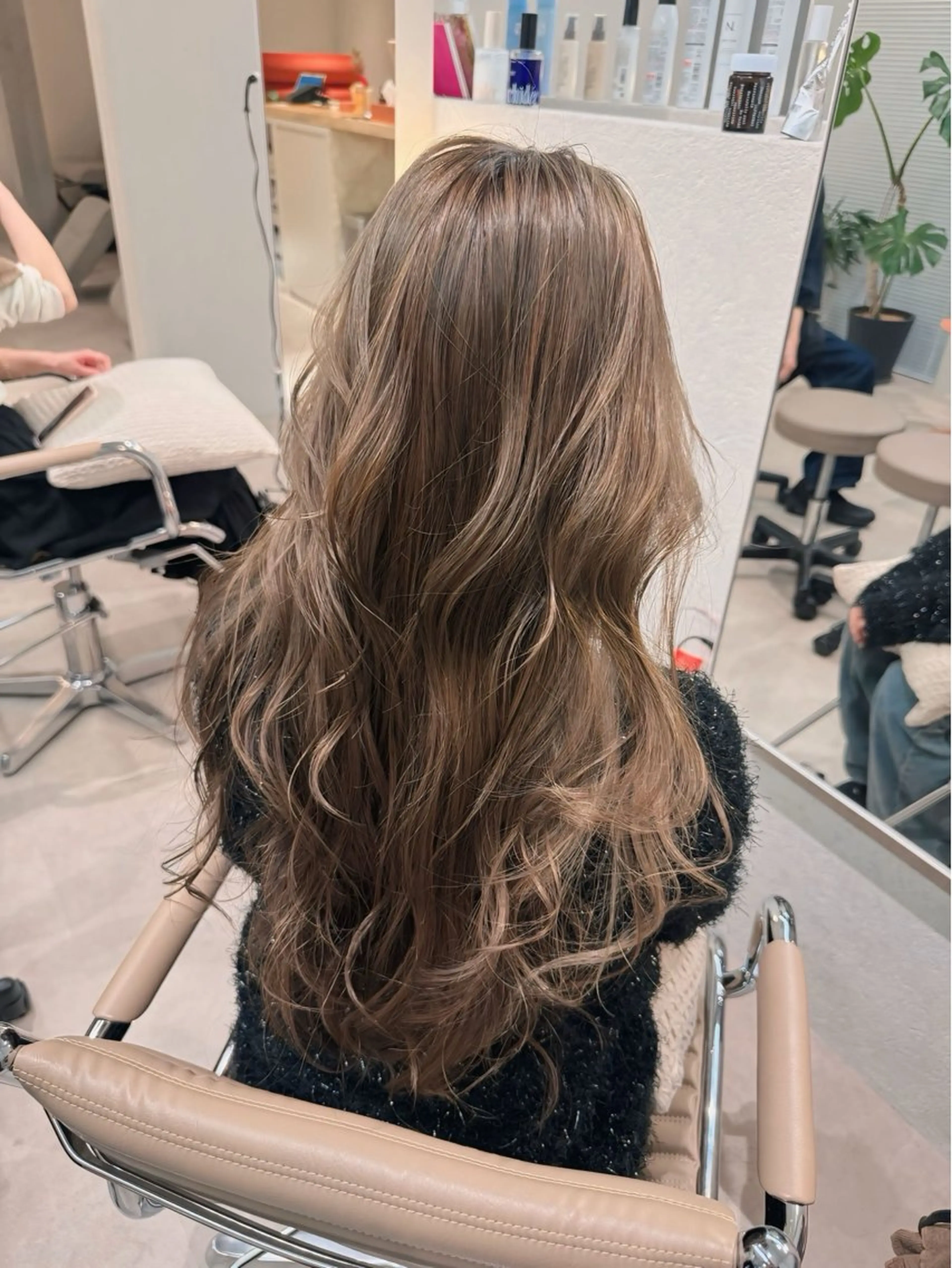 ロング カラー ベージュカラー 透明感カラー ヘアカラー トリートメント 打越 虎瑠のヘアスタイル