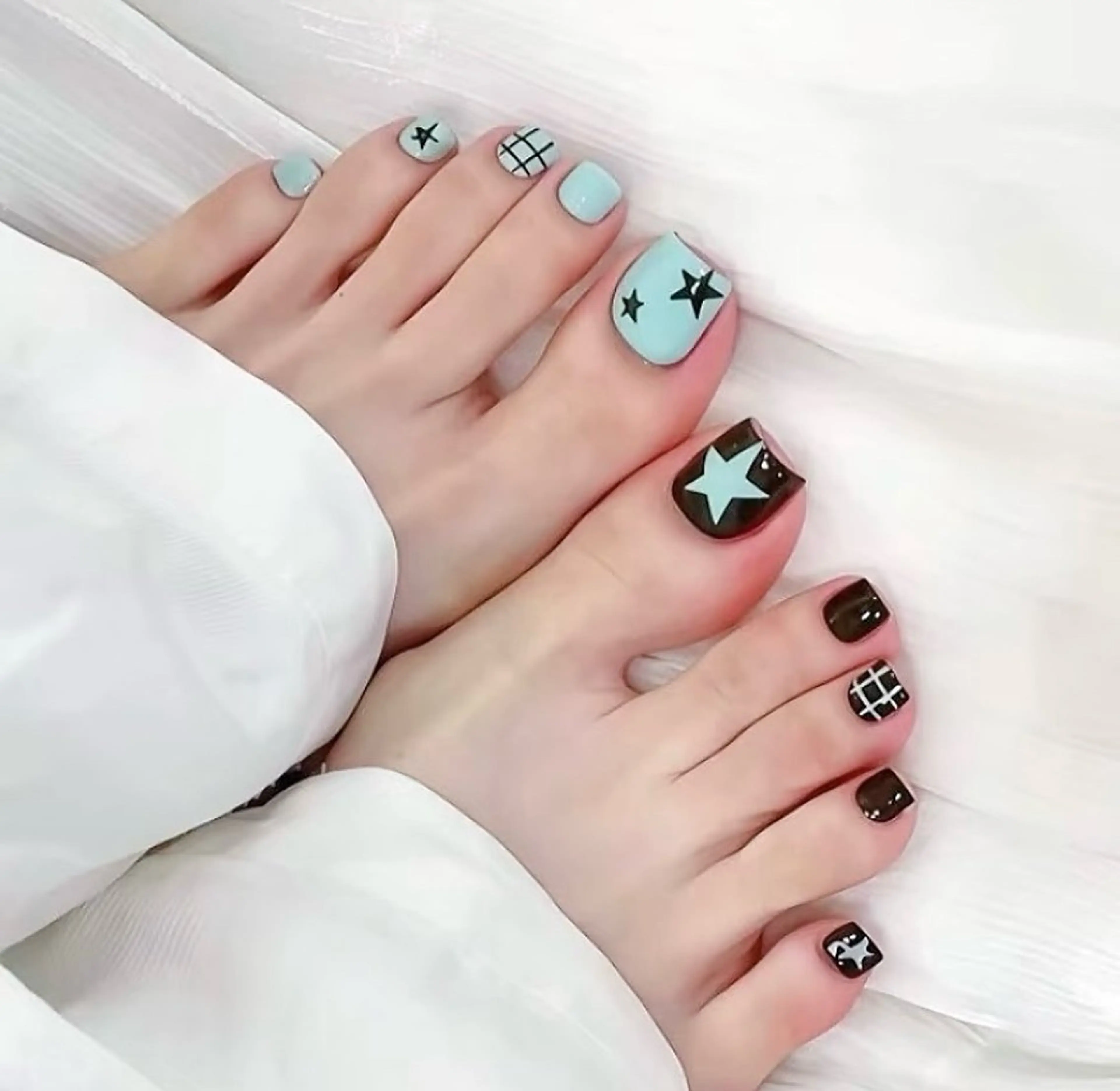 ネイル アニマル柄 チークネイル フラッシュネイル フットネイル フレンチネイル B·U Nail大宮 長さだし専門店のネイルデザイン