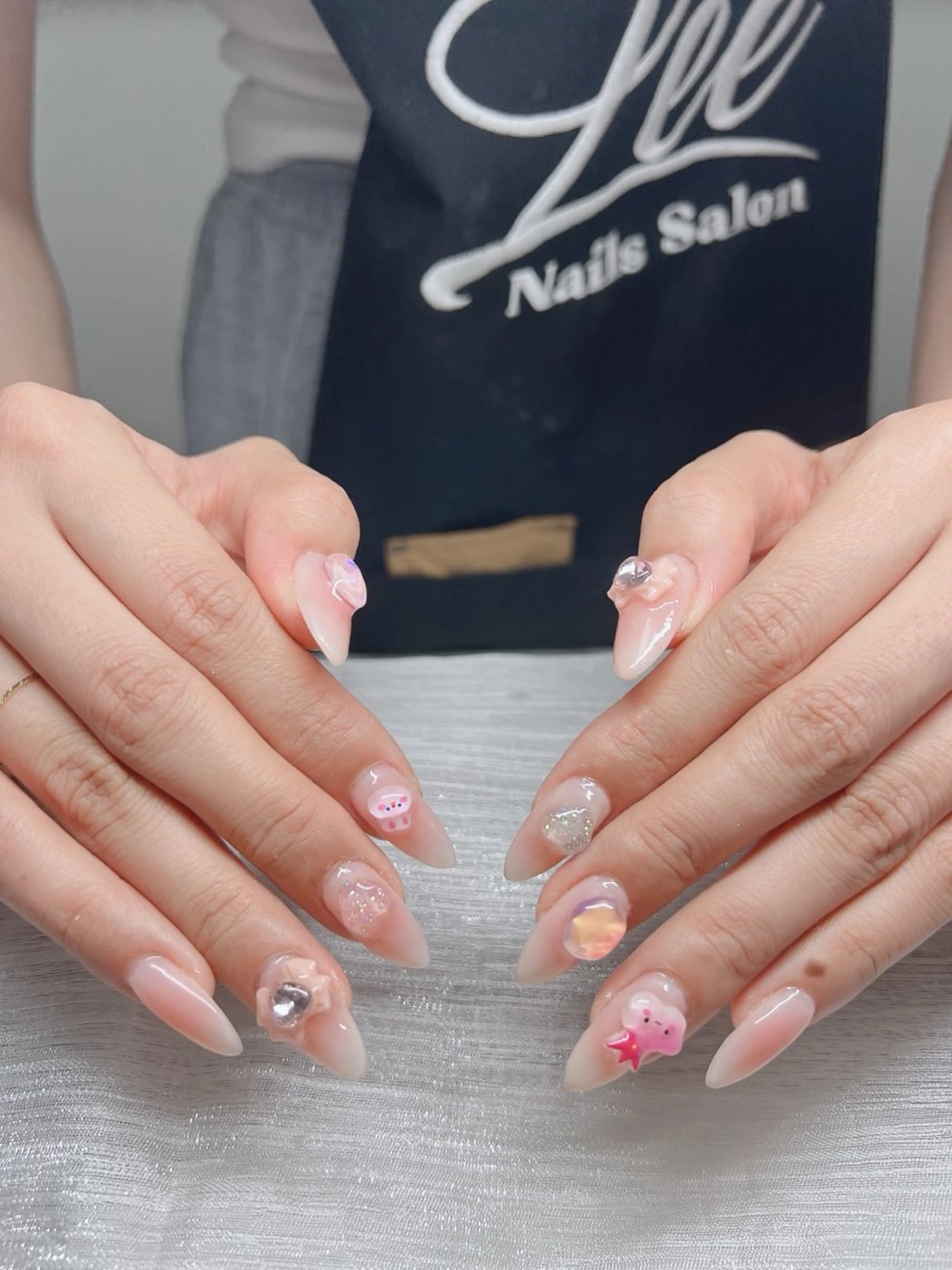 ネイル オーロラネイル チークネイル 長さ出し フットネイル フレンチネイル ハンドネイル Lee Nails チップ長さだし専門店のネイルデザイン