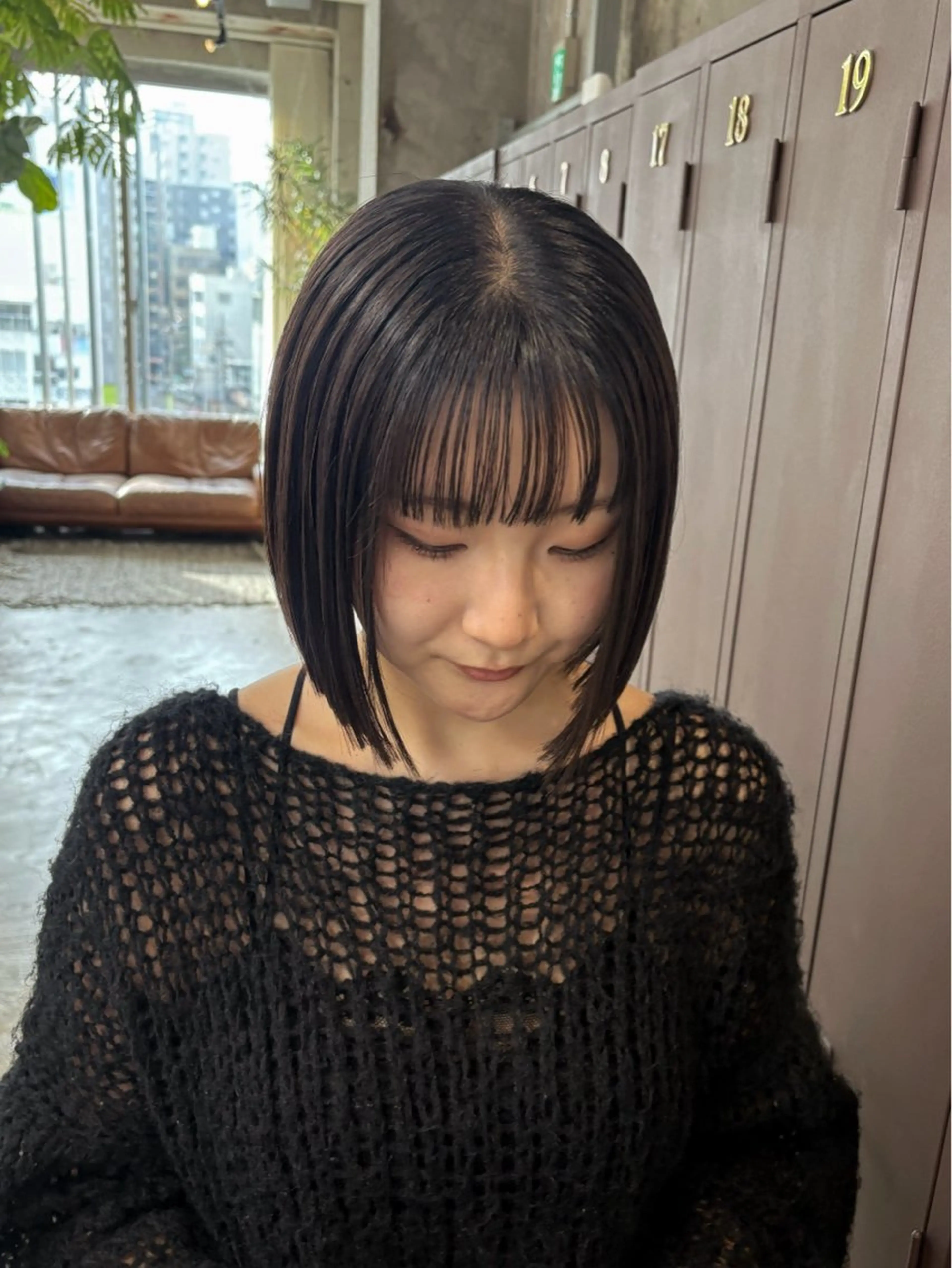 ミディアム ヘアカラー 愛加ブリーチ・ レイヤー・パーマのヘアスタイル