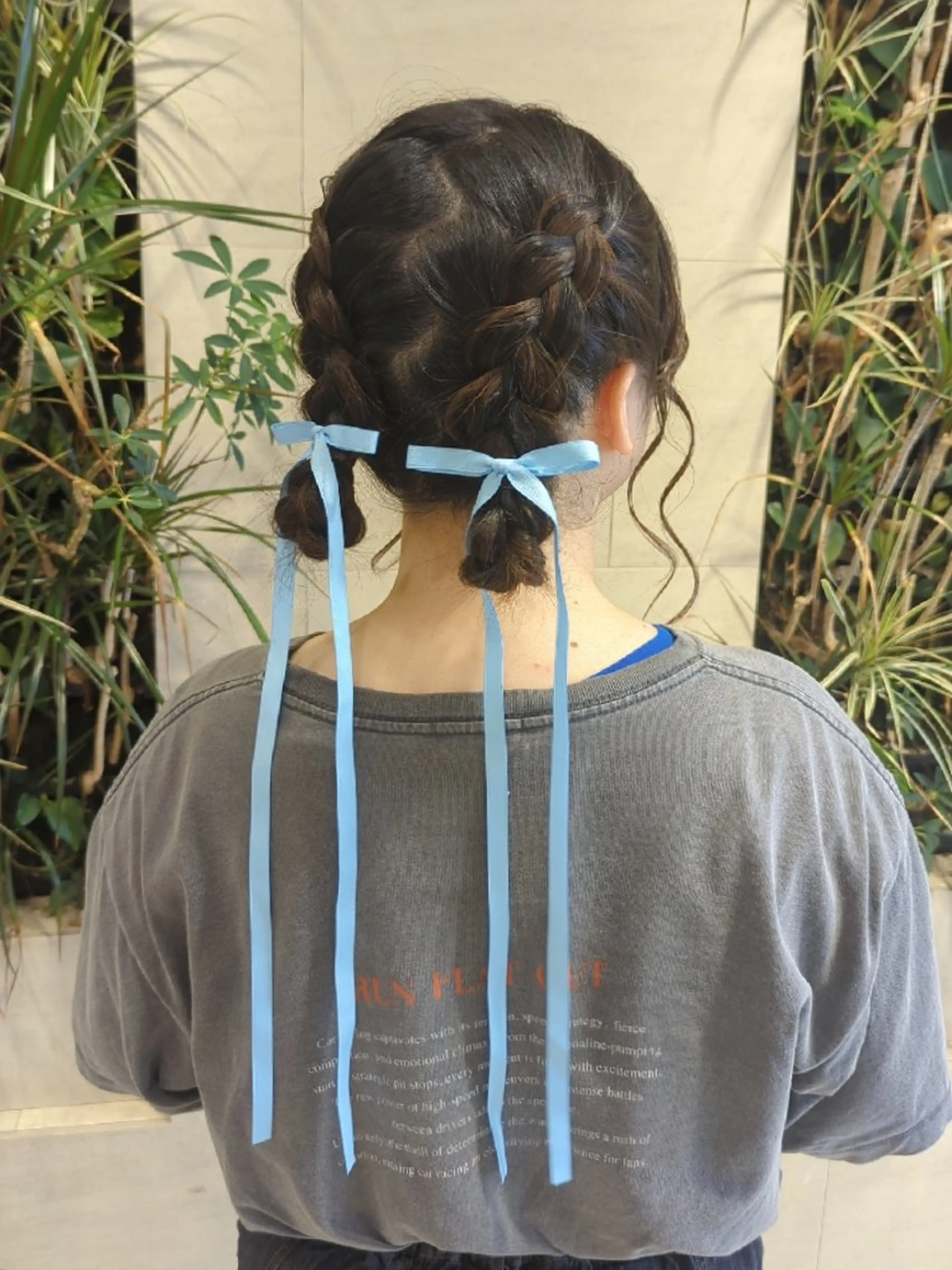 ミディアム 顔周りカット/お呼ば れヘア/レイヤーのヘアスタイル