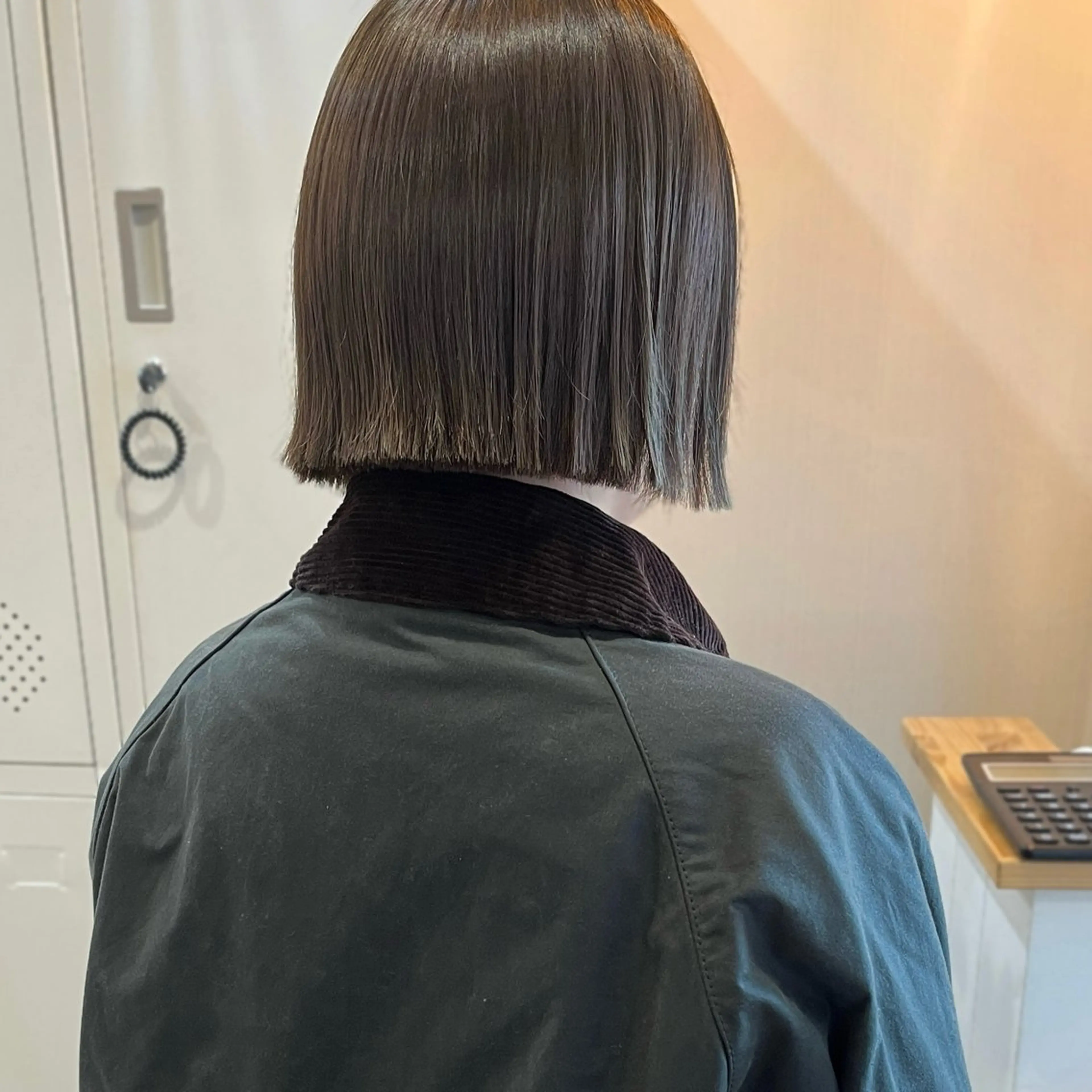 ショート カラー 切りっぱなしボブ ボブ ヘアカラー トリートメント ボブ/透明感カラー /坂口恵梨子のヘアスタイル