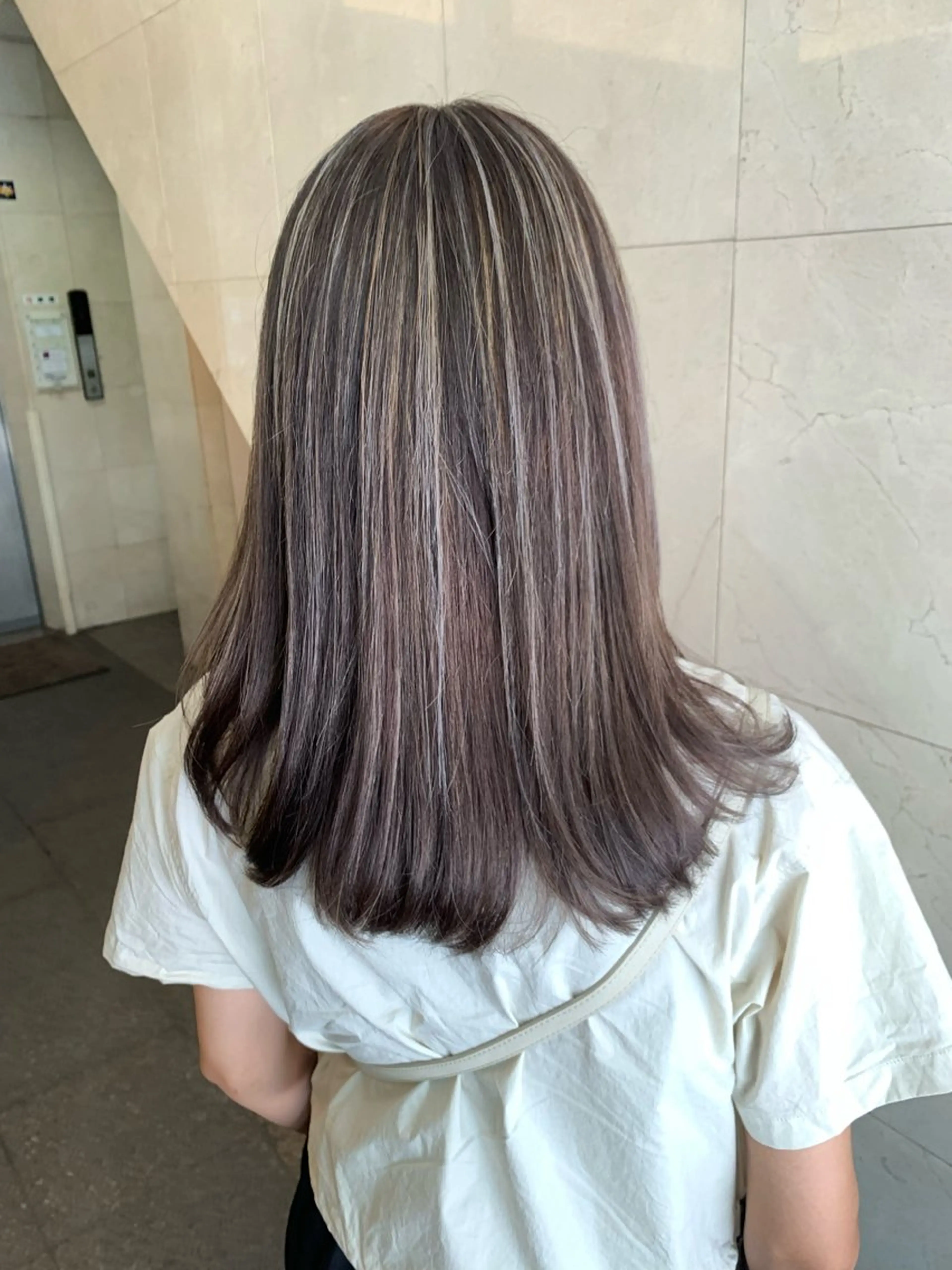 セミロング カラー 船津武俊 フナツタケトシのヘアスタイル