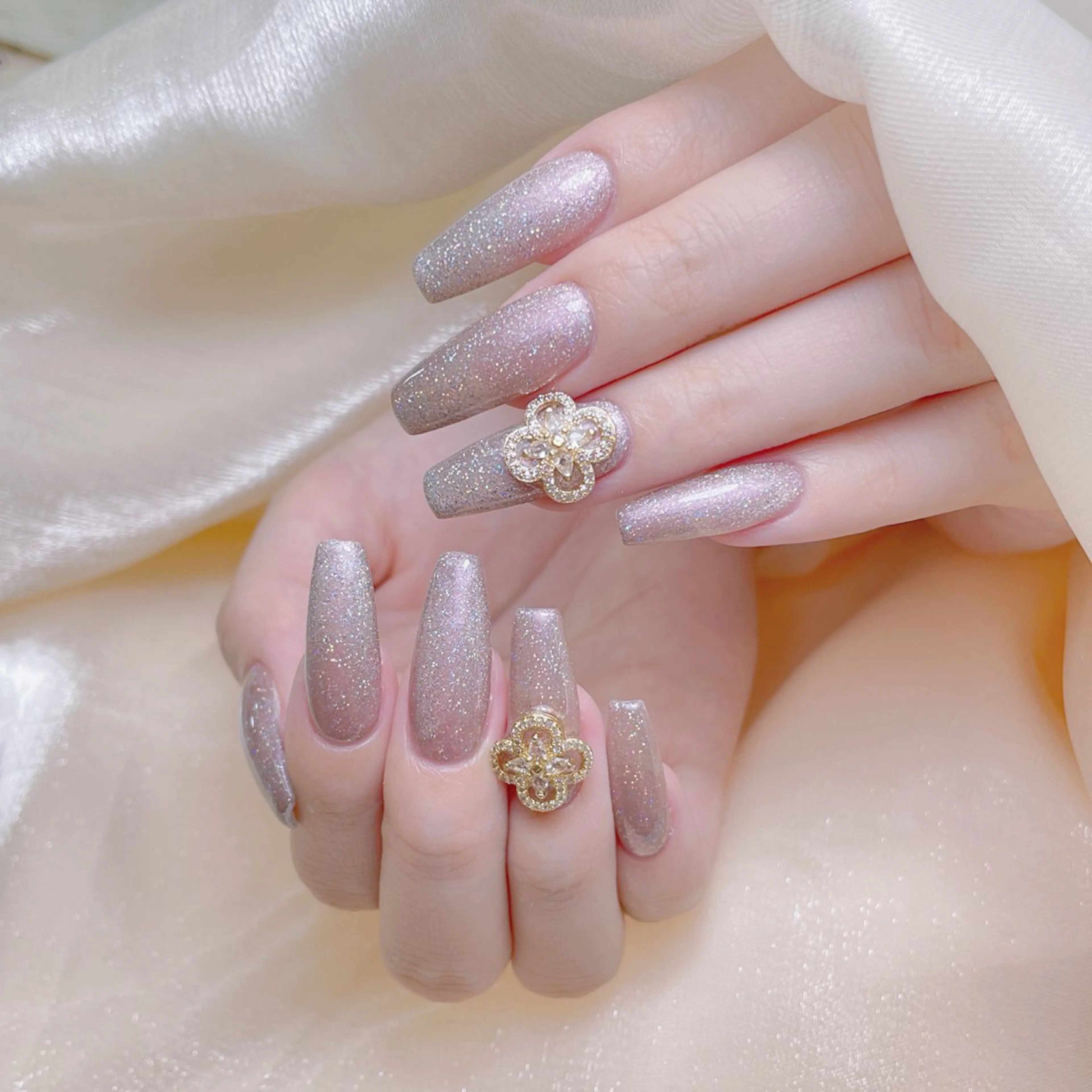 ネイル ハンドネイル 💅ネイル✨ プリンセスのネイルデザイン