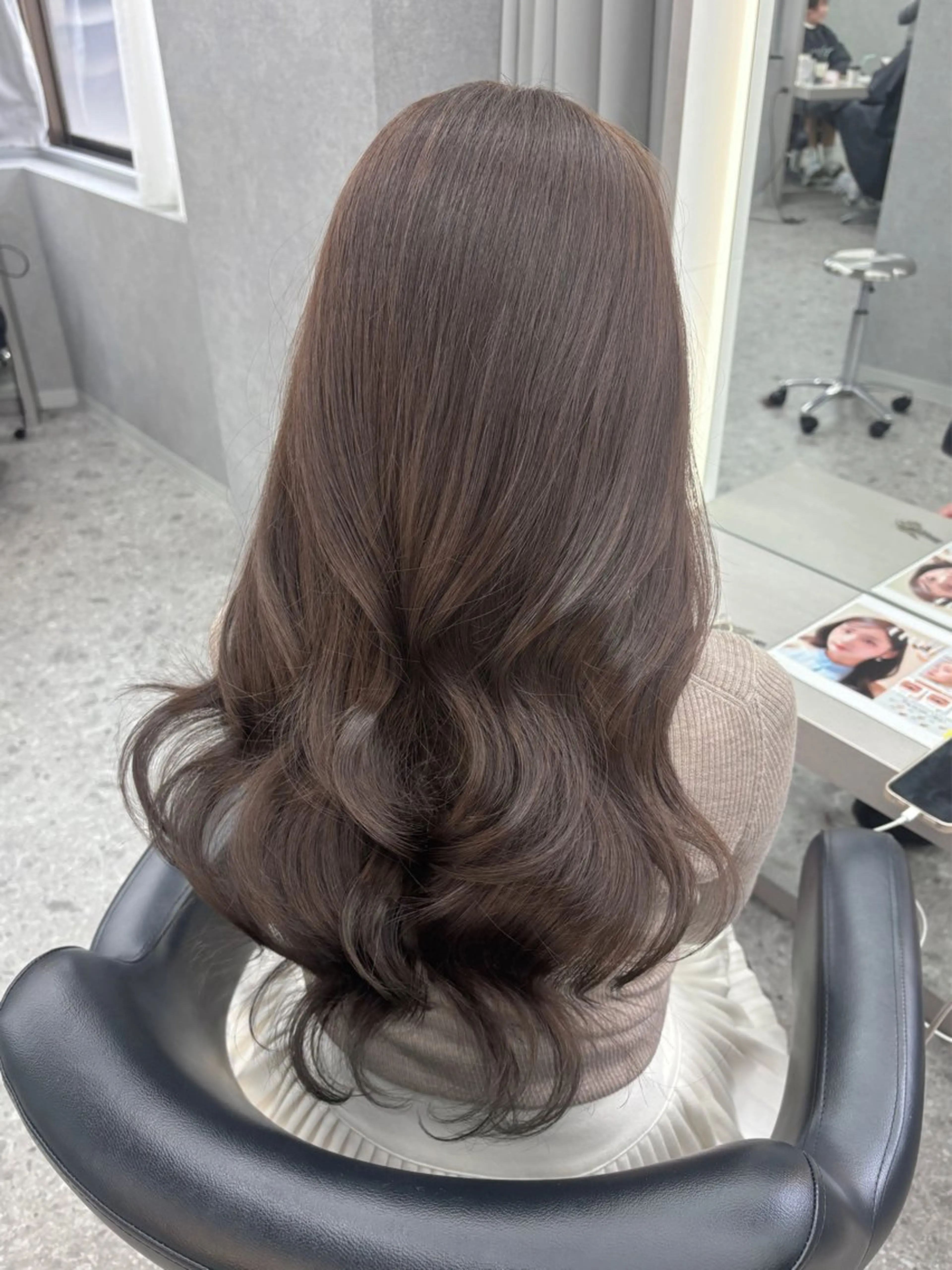 ロング カラー カット ヘアカラー 家村 茉由のヘアスタイル