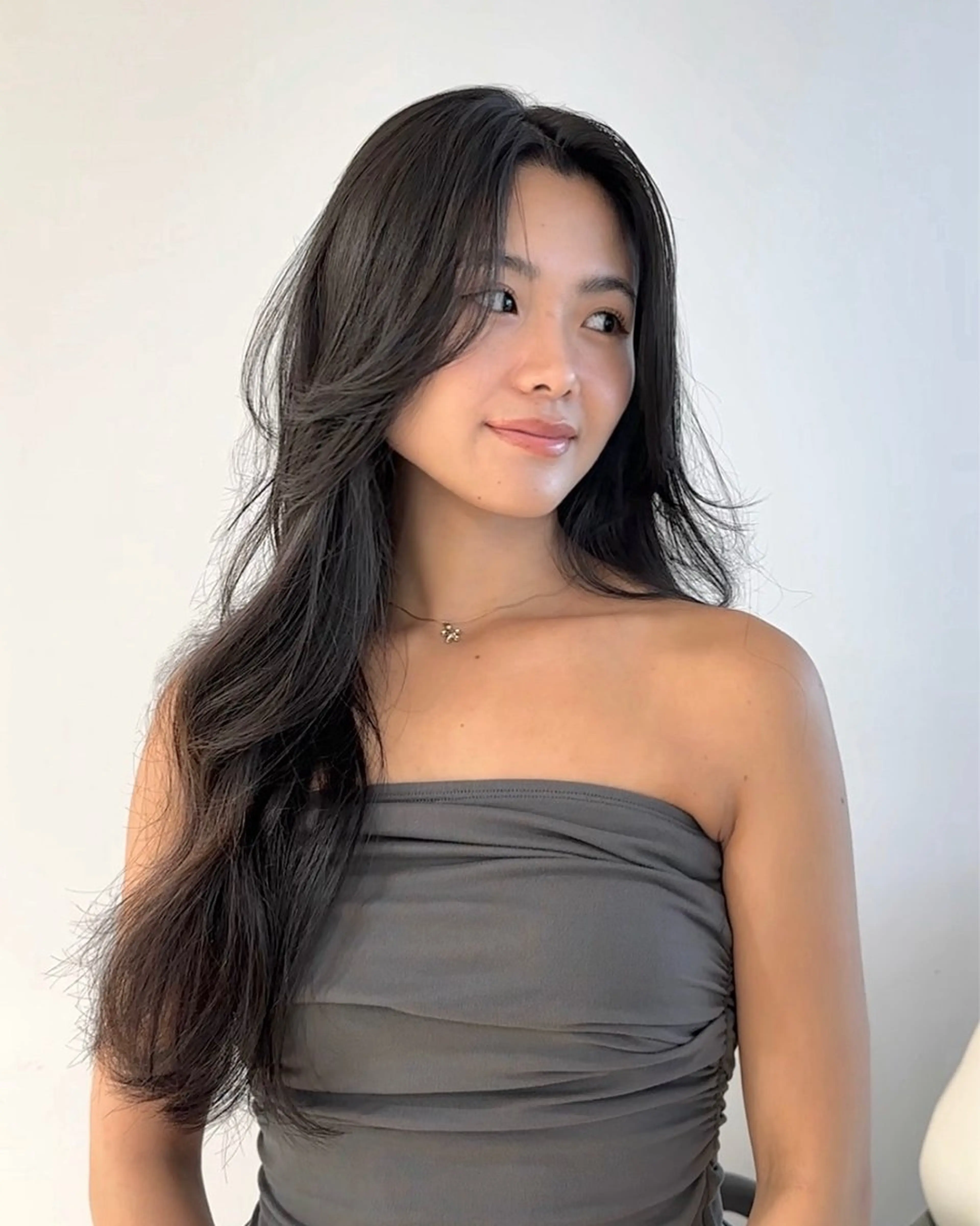 ロング 山下 凪澄のヘアスタイル