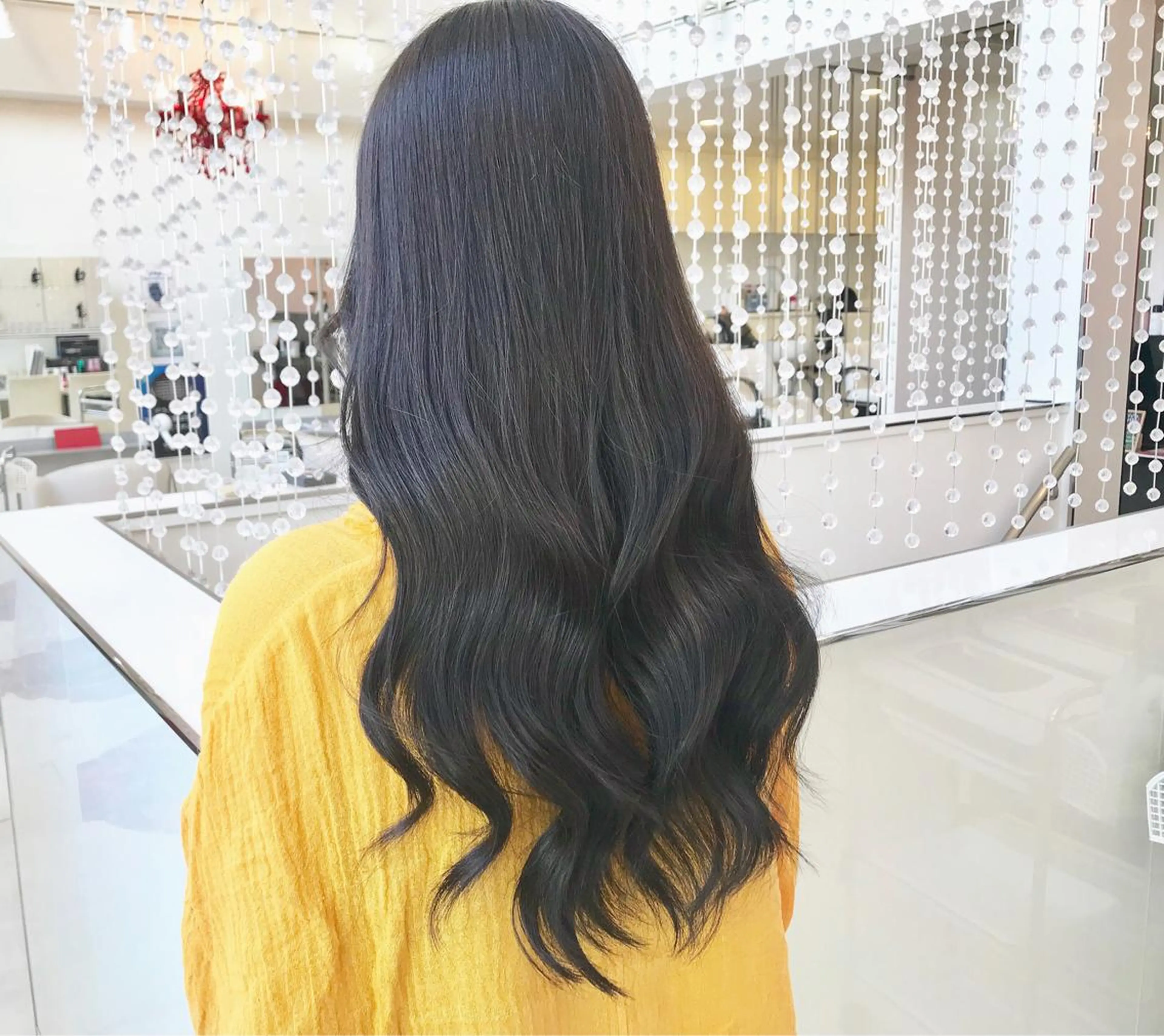 カラー 黒髪 ブルーカラー ブルーブラック ヘアカラー 中川 来紀のヘアスタイル