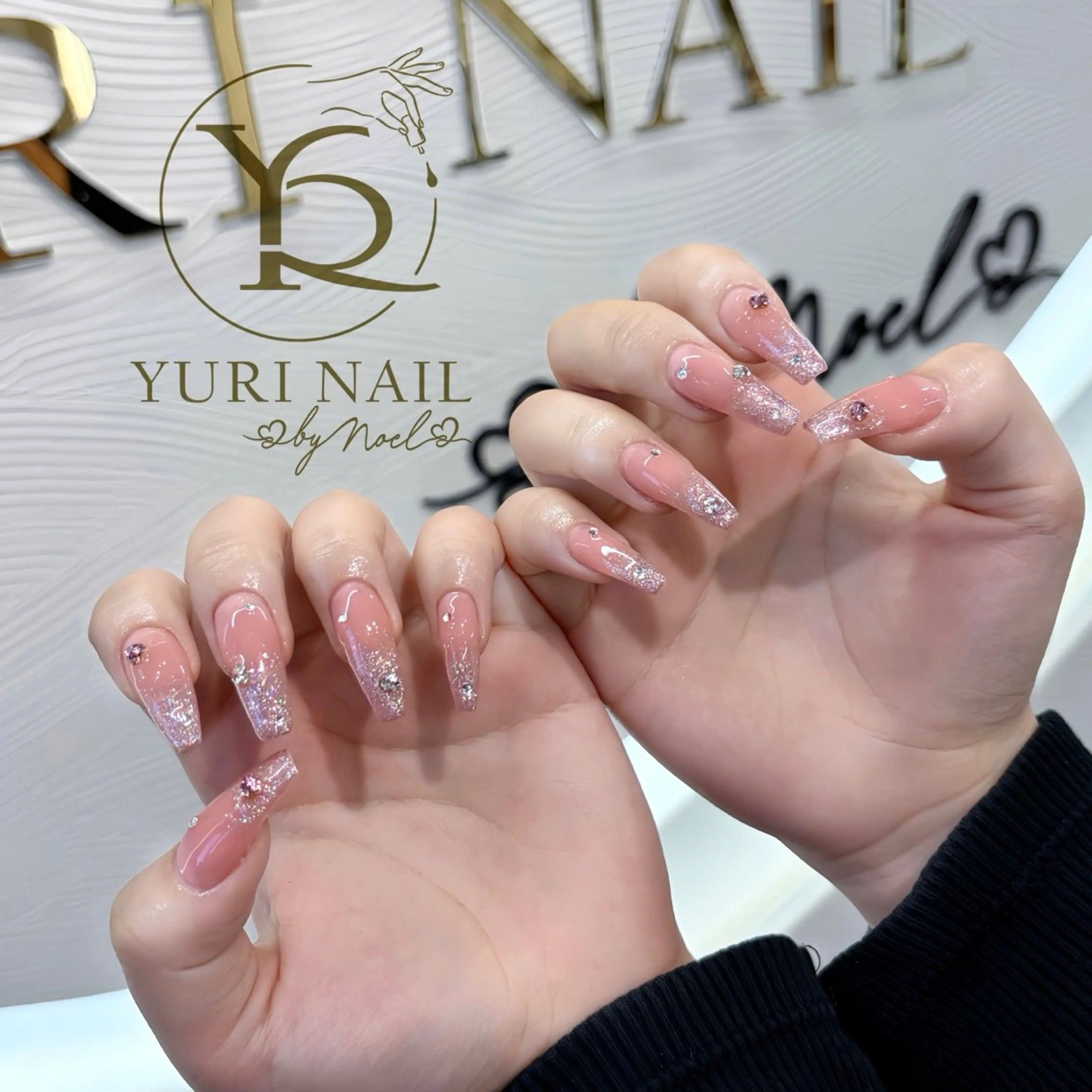 ネイル オーロラネイル ブルー チークネイル フットネイル フレンチネイル YURI Nail NARITAのネイルデザイン