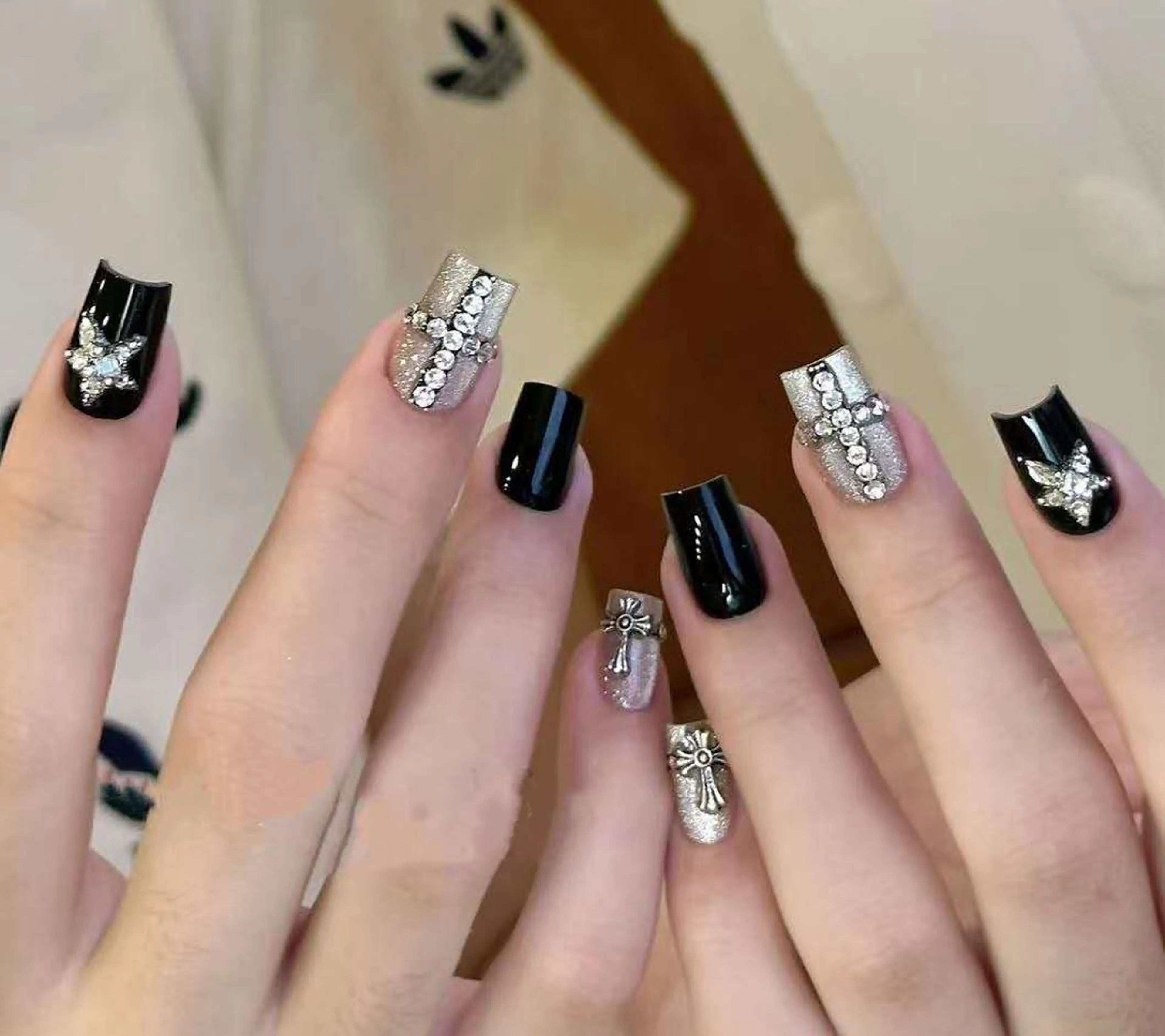 ネイル オーロラネイル フラワーネイル フットネイル フレンチネイル ジェルネイル ハンドネイル BabyYouMi nailのネイルデザイン