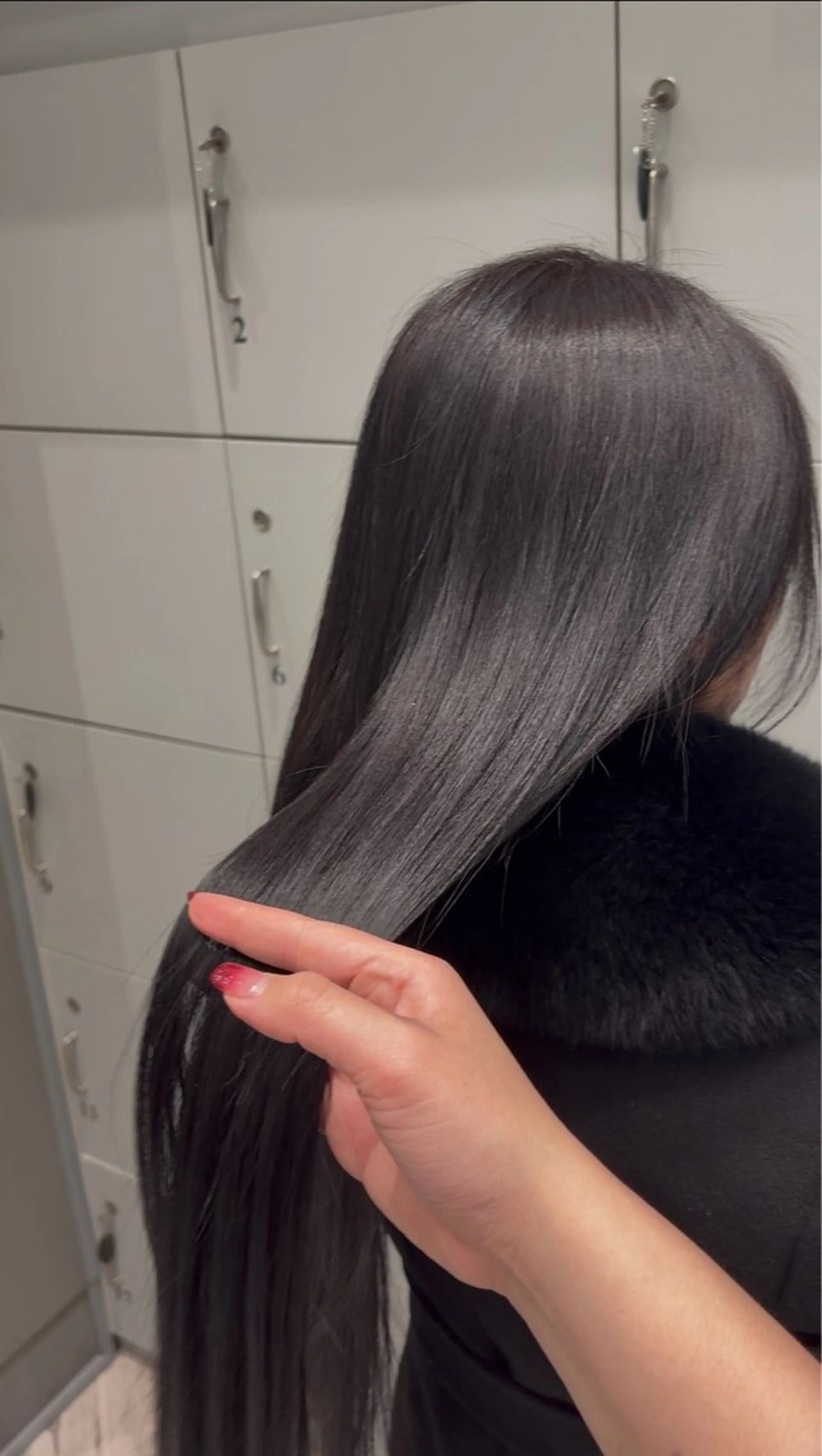 ロング カラー earth銀座 青山🩵のヘアスタイル