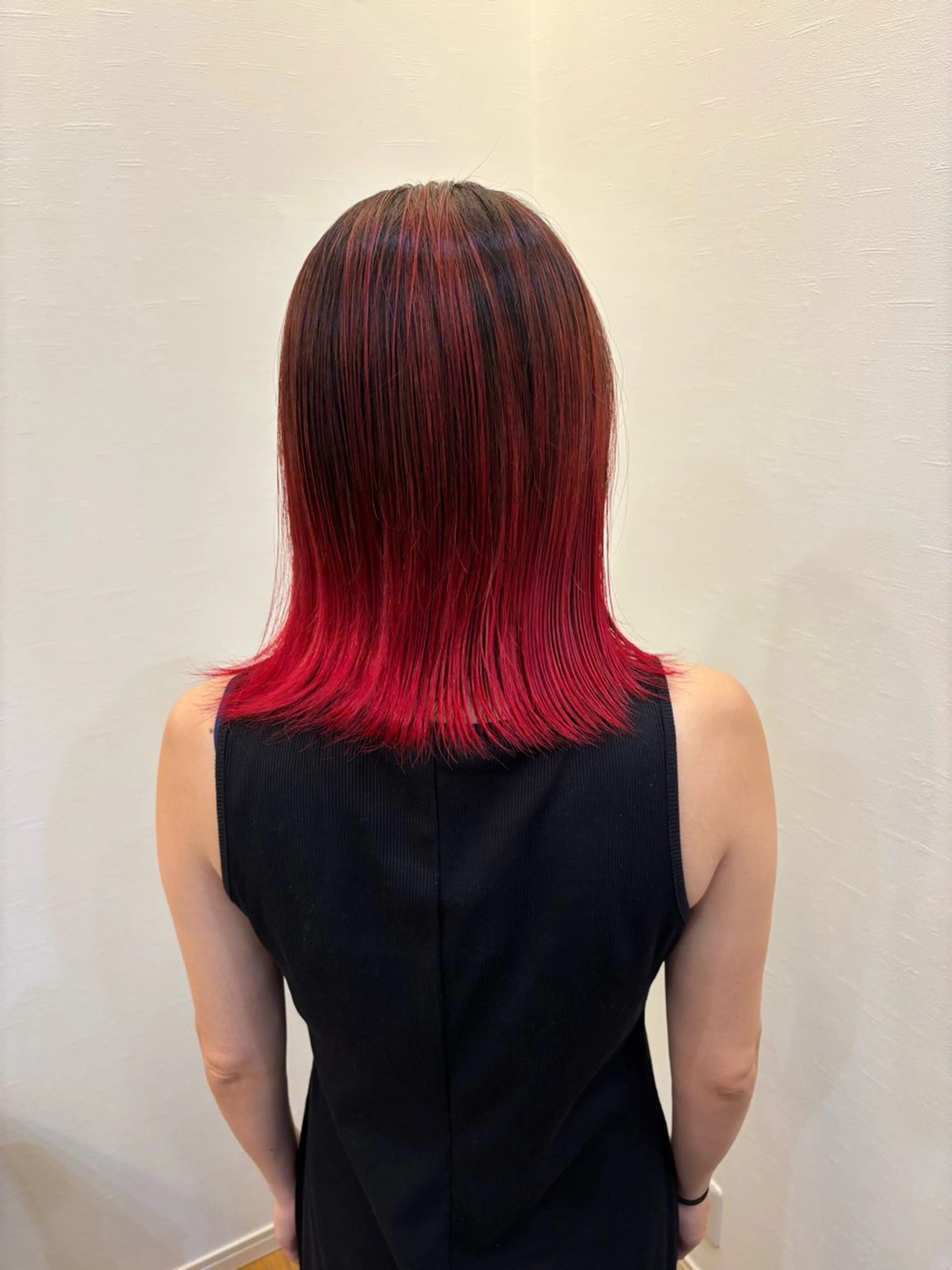 カラー ツノガイ エリのヘアスタイル