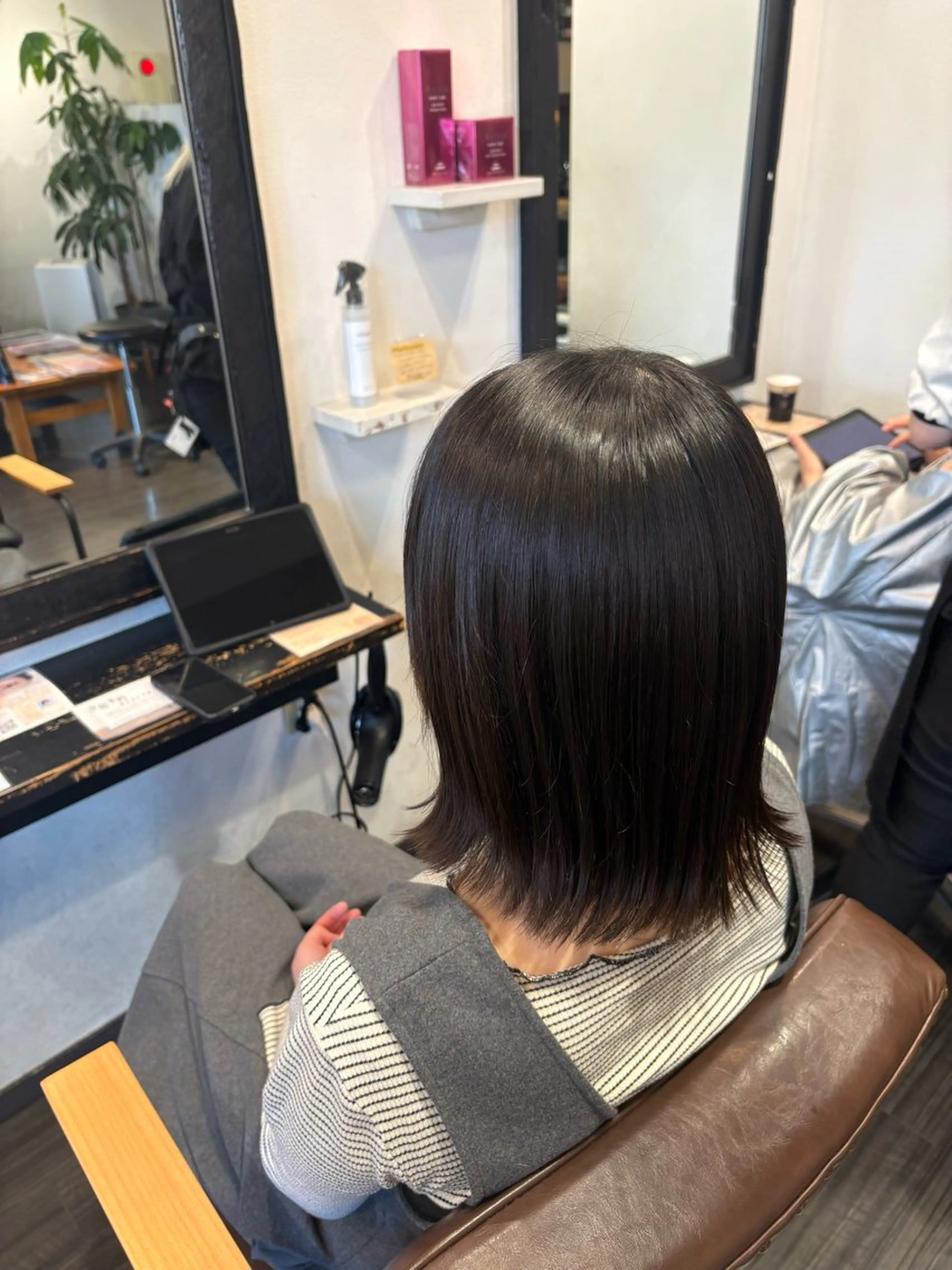 ショート 切りっぱなしボブ ボブ ひらい あいりのヘアスタイル