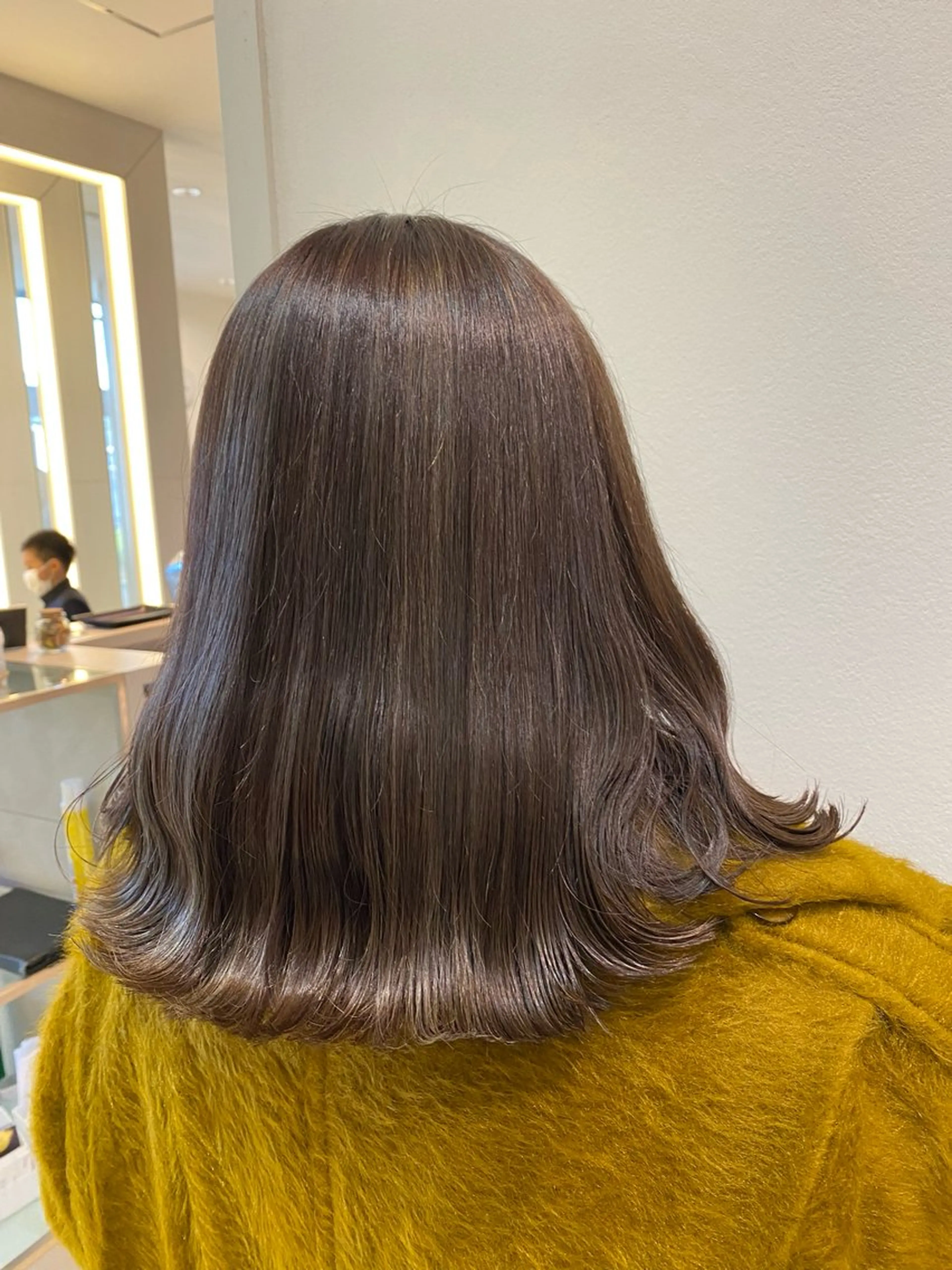 セミロング カラー ブリーチ ダブルカラー ブリーチなしカラー レイヤーカット ヘアカラー トリートメント 頓所 大昂のヘアスタイル