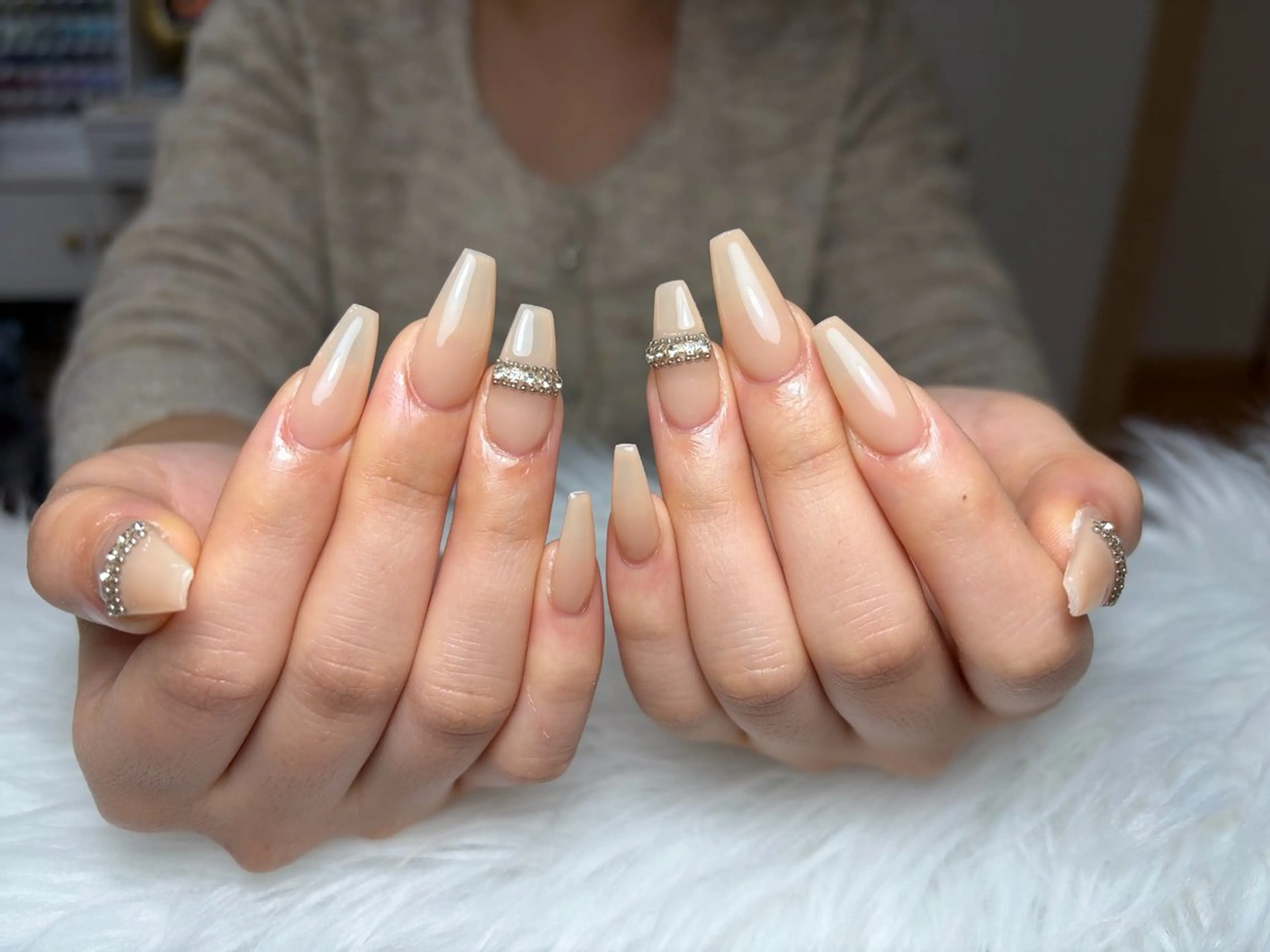 ネイル アートネイル 長さ出し ジェルネイル 韓国ネイル マグネットネイル ハンドネイル Cloudy Chan Nailのネイルデザイン