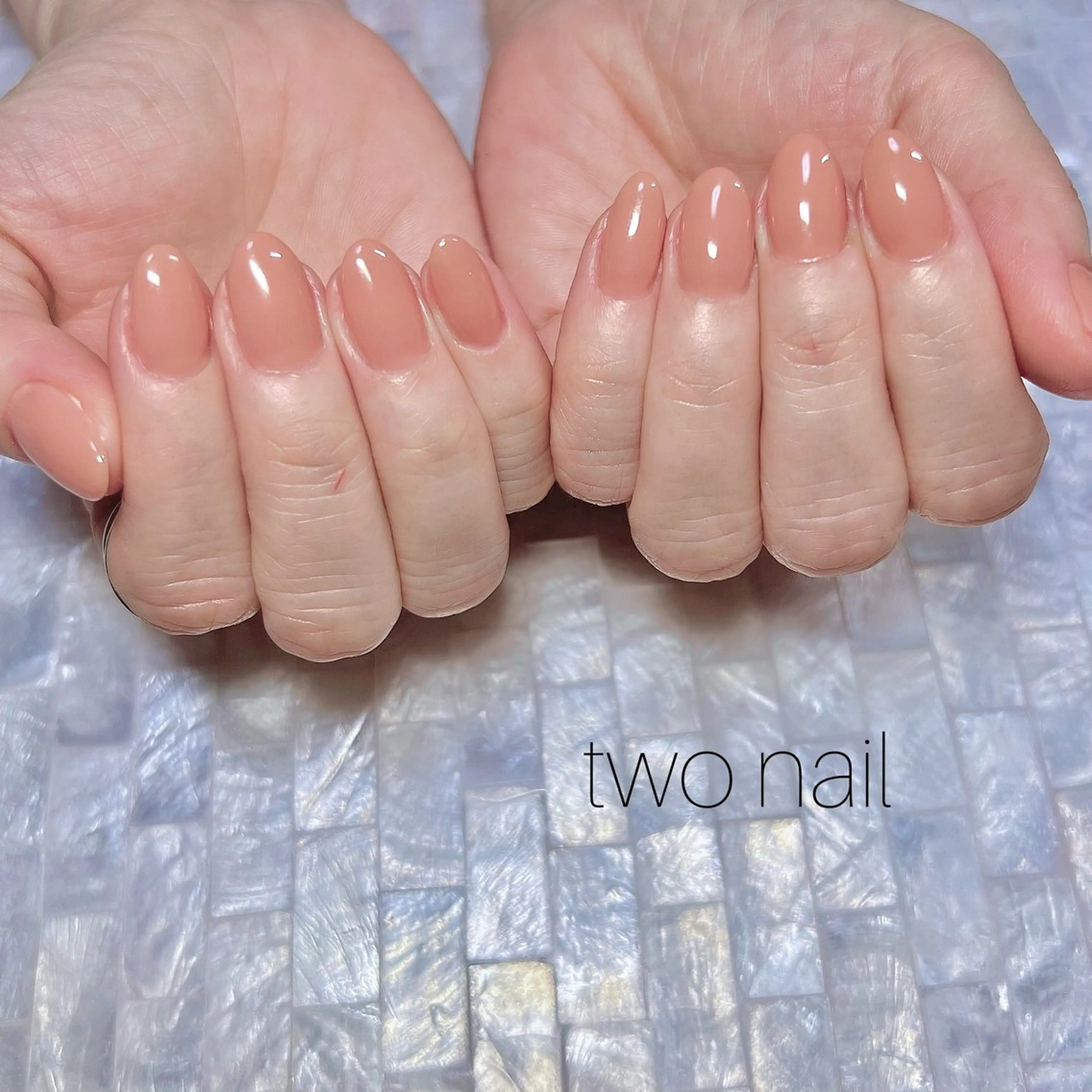 ネイル ブラウン ネイルチップ ホワイト ハンドネイル two nailのネイルデザイン