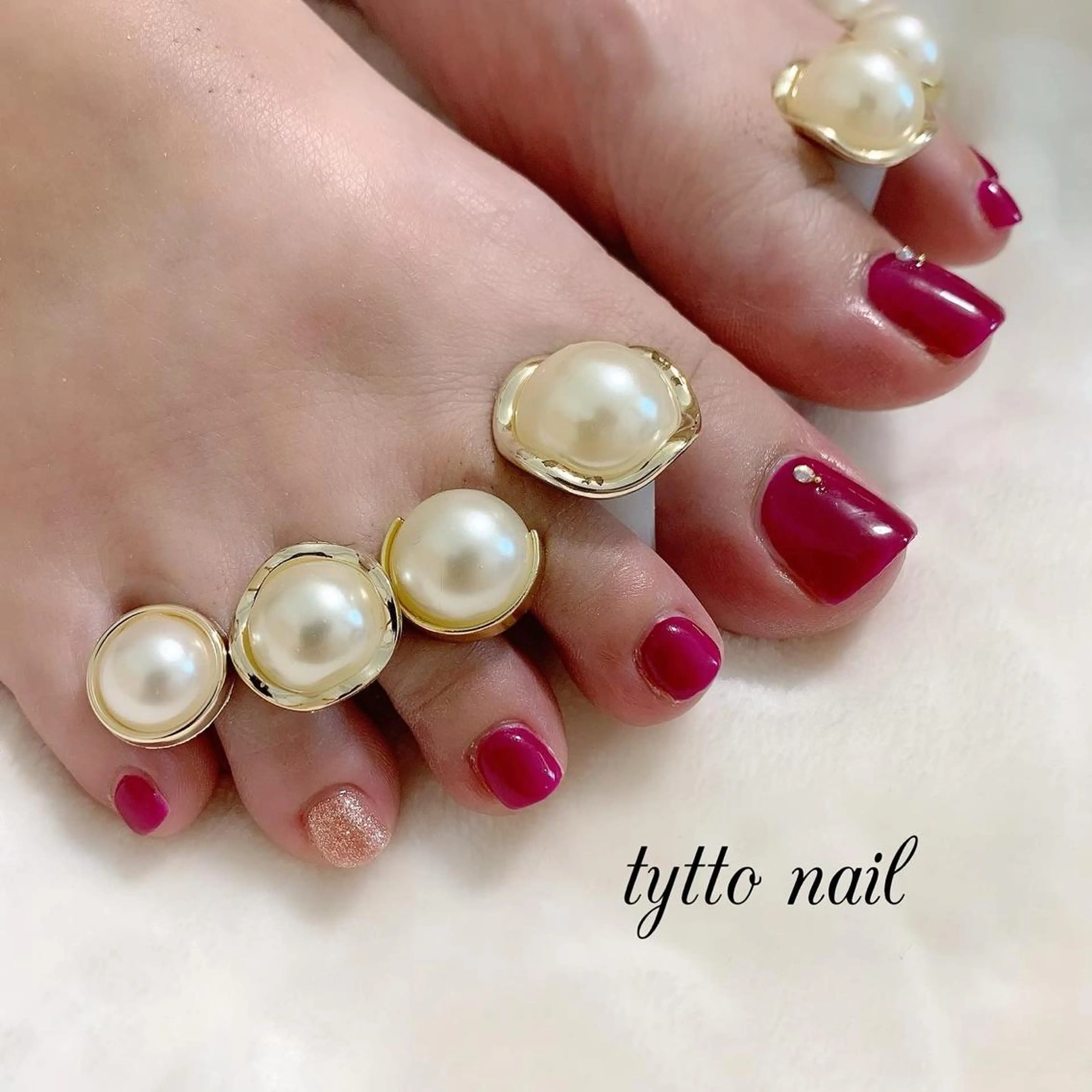 ネイル フットネイル ラメ(グリッター) ワンカラーネイル ピンク パープル フットネイル tytto nail ❤︎‪‪eri‪‪のネイルデザイン