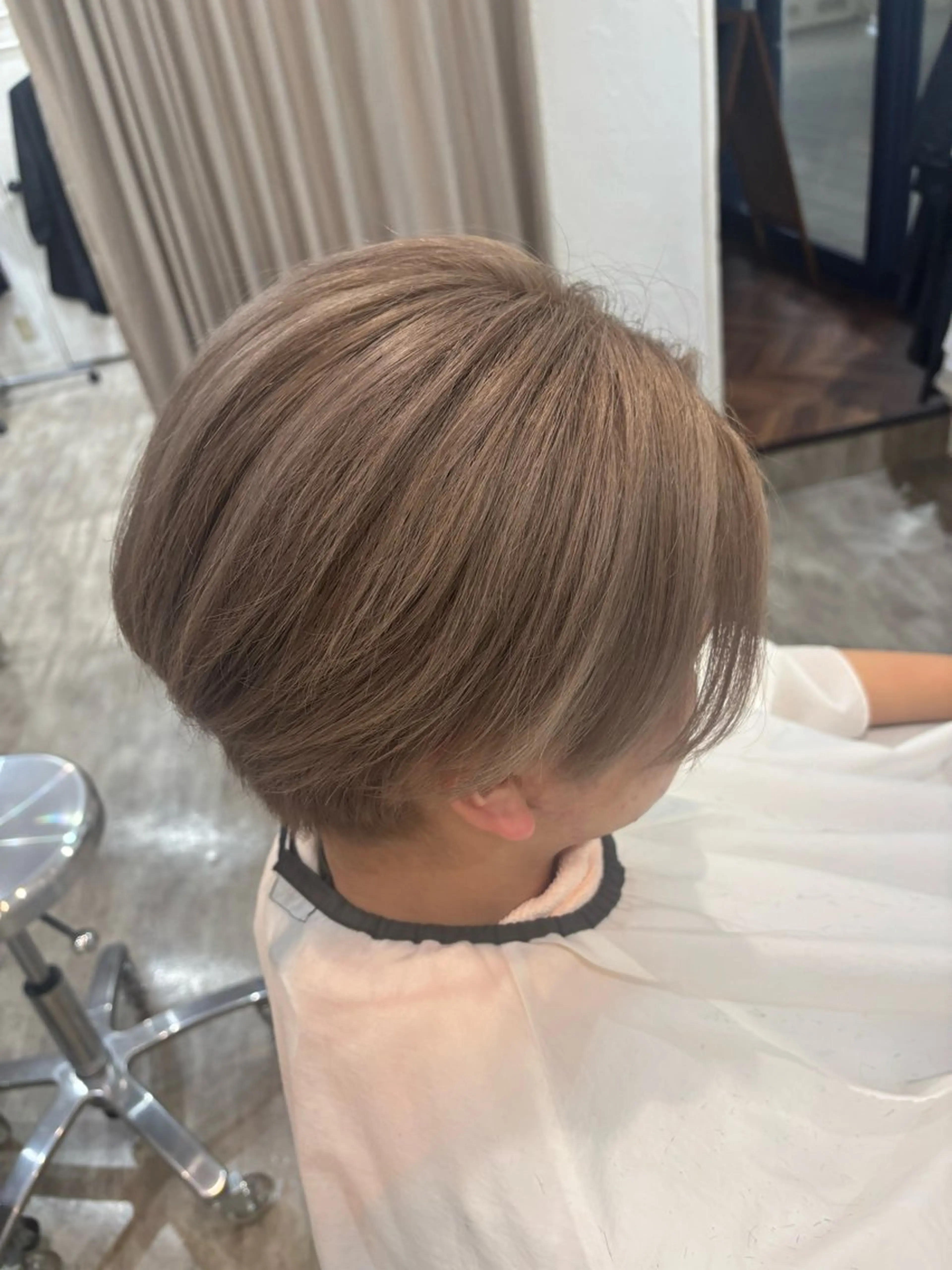 カラー ブリーチ hina🎀🪽 /艶カラー/大曽根駅のヘアスタイル