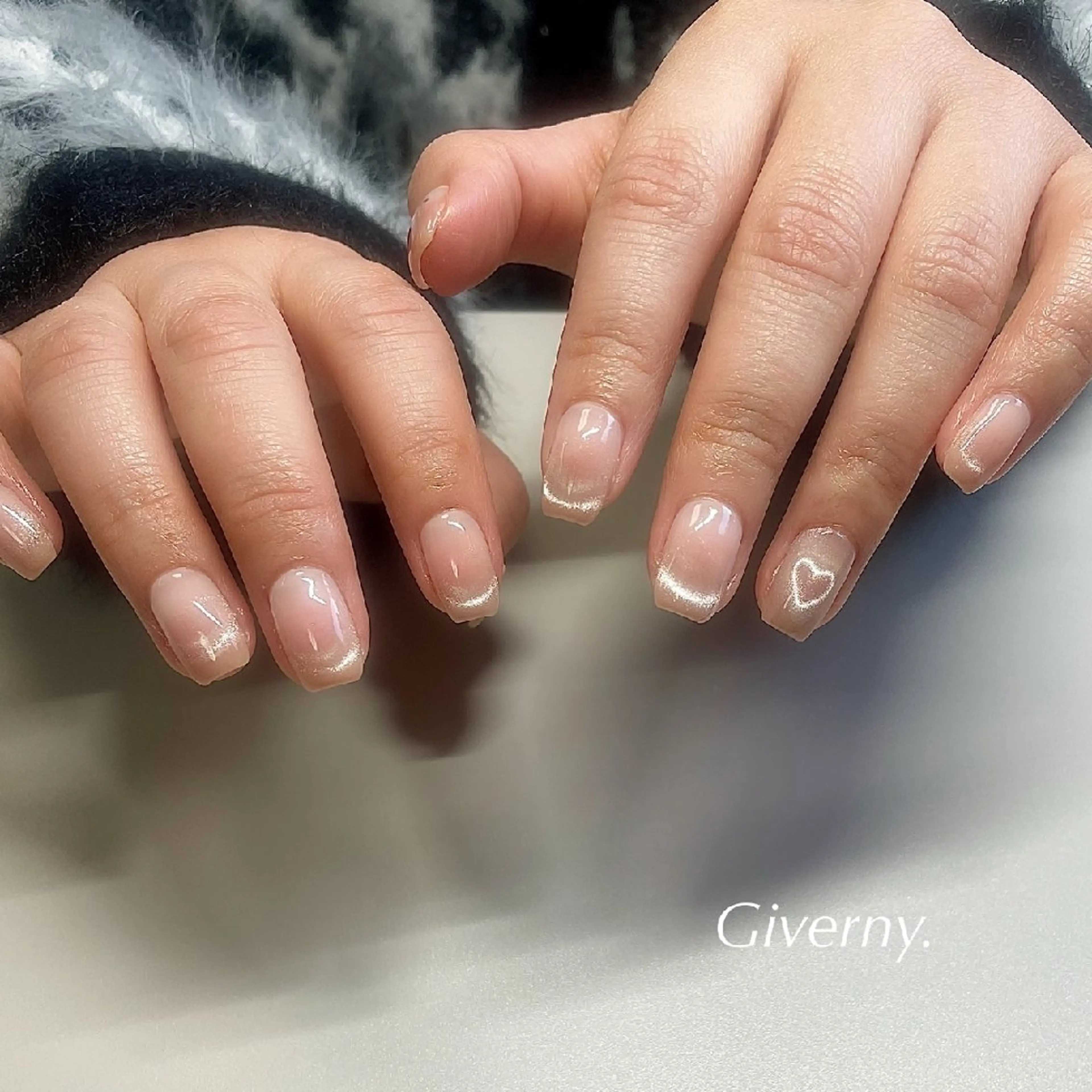 ネイル チークネイル ハート マグネットネイル ハンドネイル Giverny .のネイルデザイン