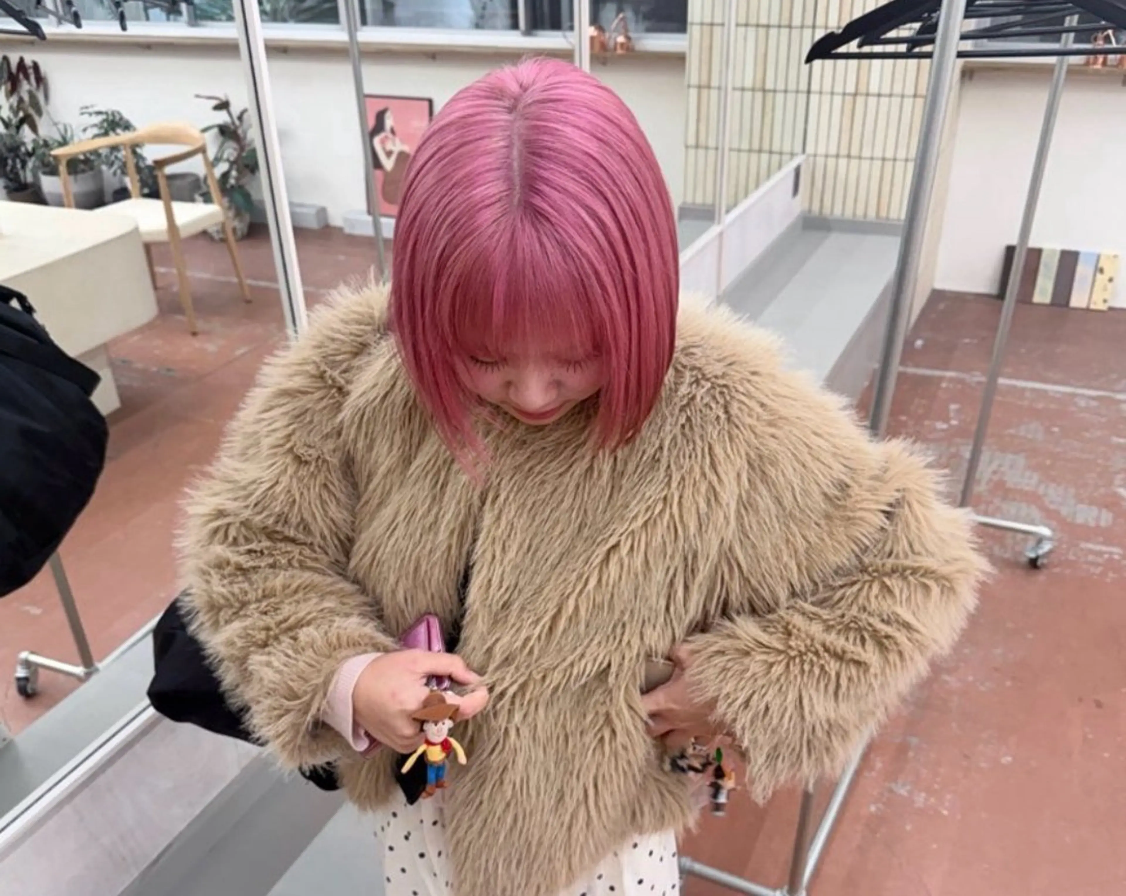 ショート カラー ブリーチ 坪井 心音のヘアスタイル