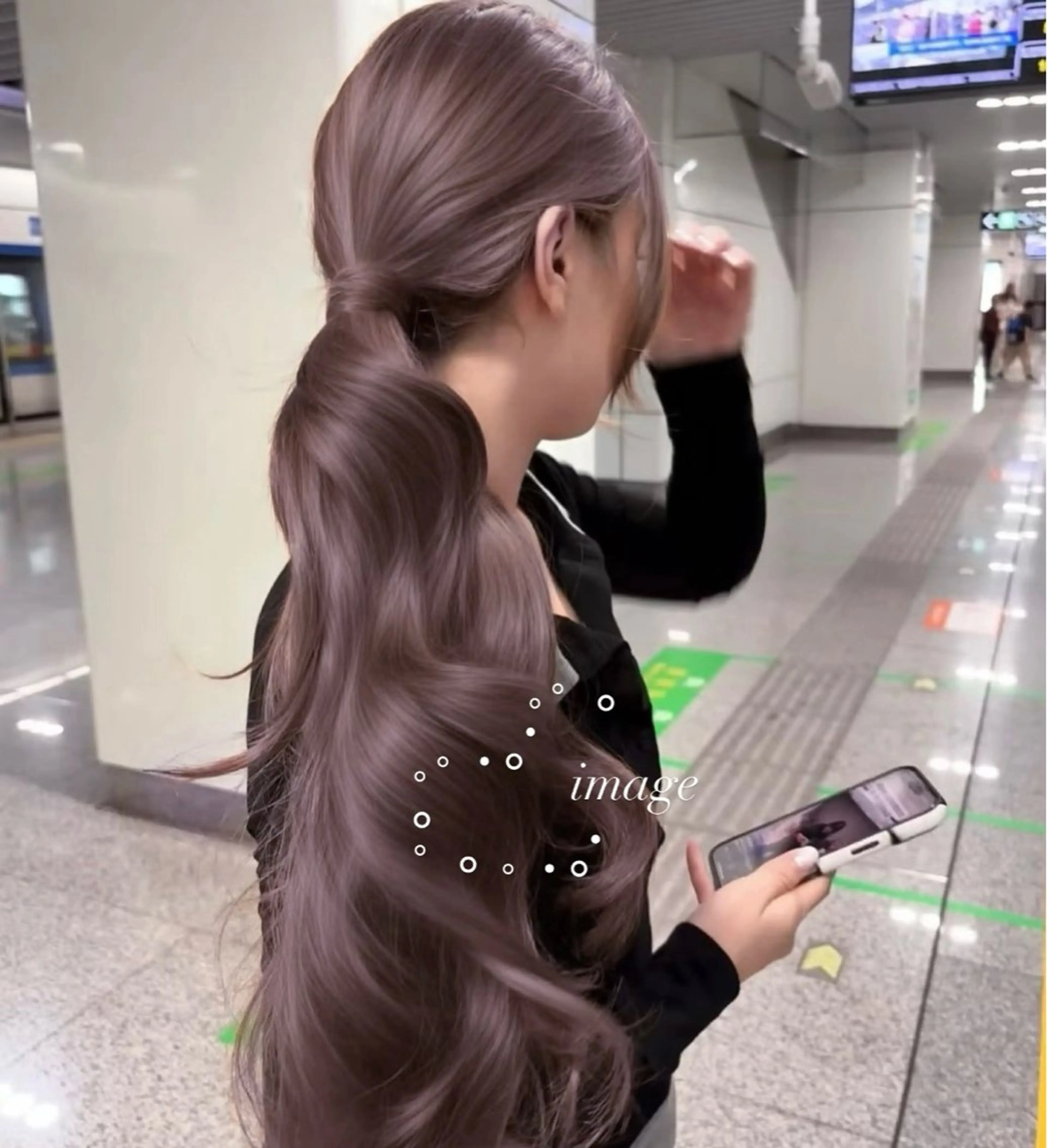 ロング ラベンダーベージュ ピンクラベンダー ヘアカラー トリートメント 淡色ラベンダー♡ ニーナ🎀🦙のヘアスタイル