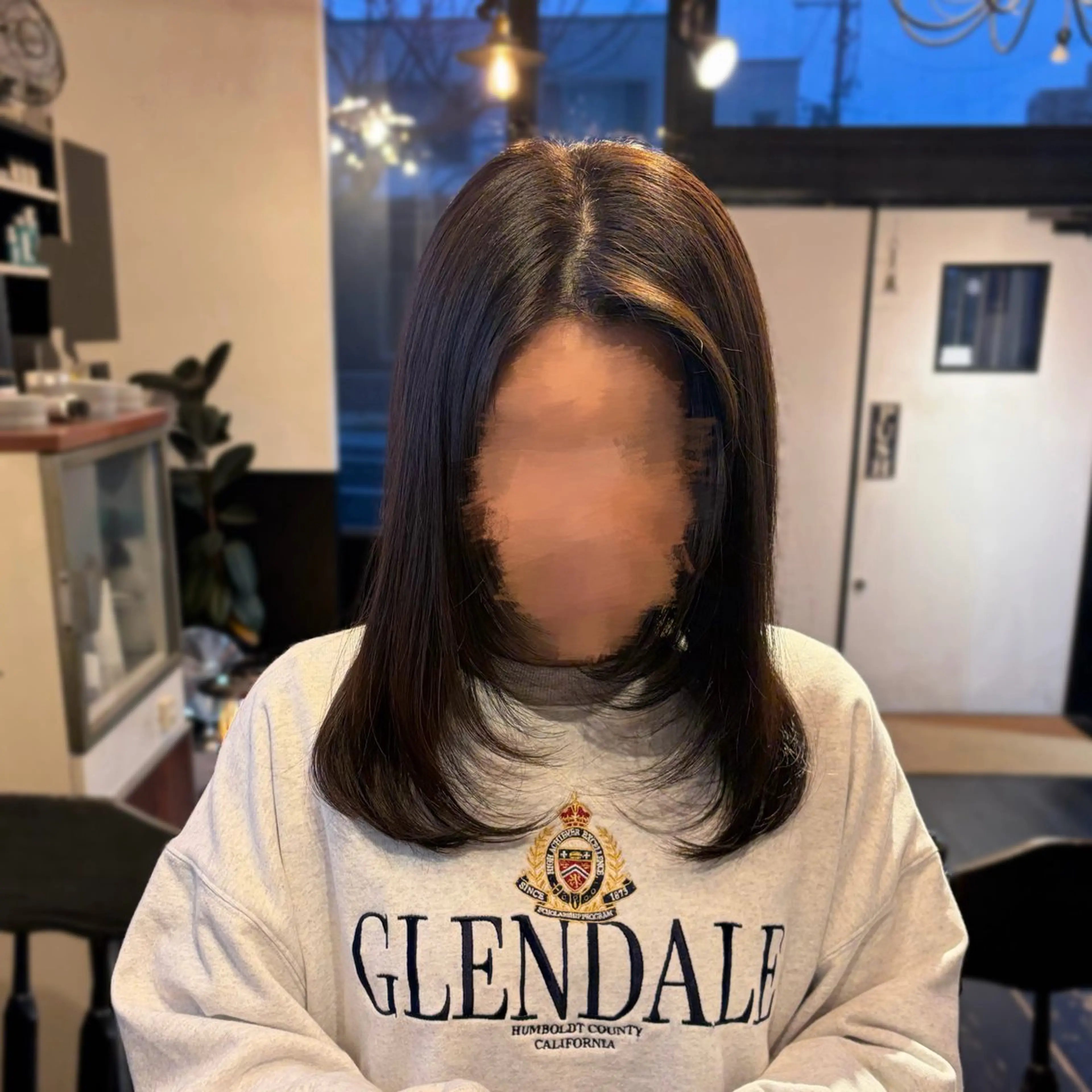 ミディアム レイヤーカット カット ヘアカラー スズキ リコのヘアスタイル