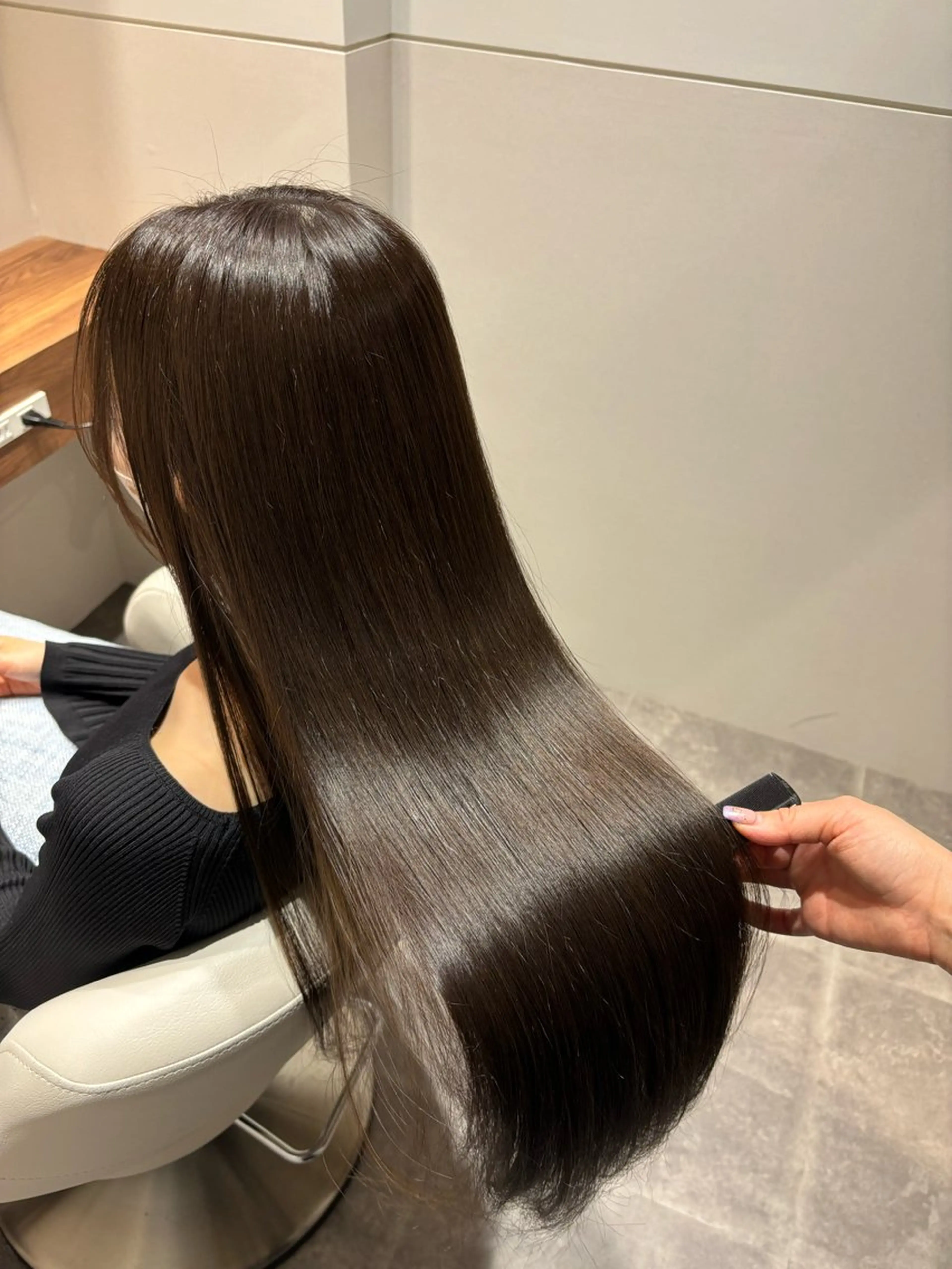 ロング ヘアカラー トリートメント 美髪ヘア 🤍erikaのヘアスタイル