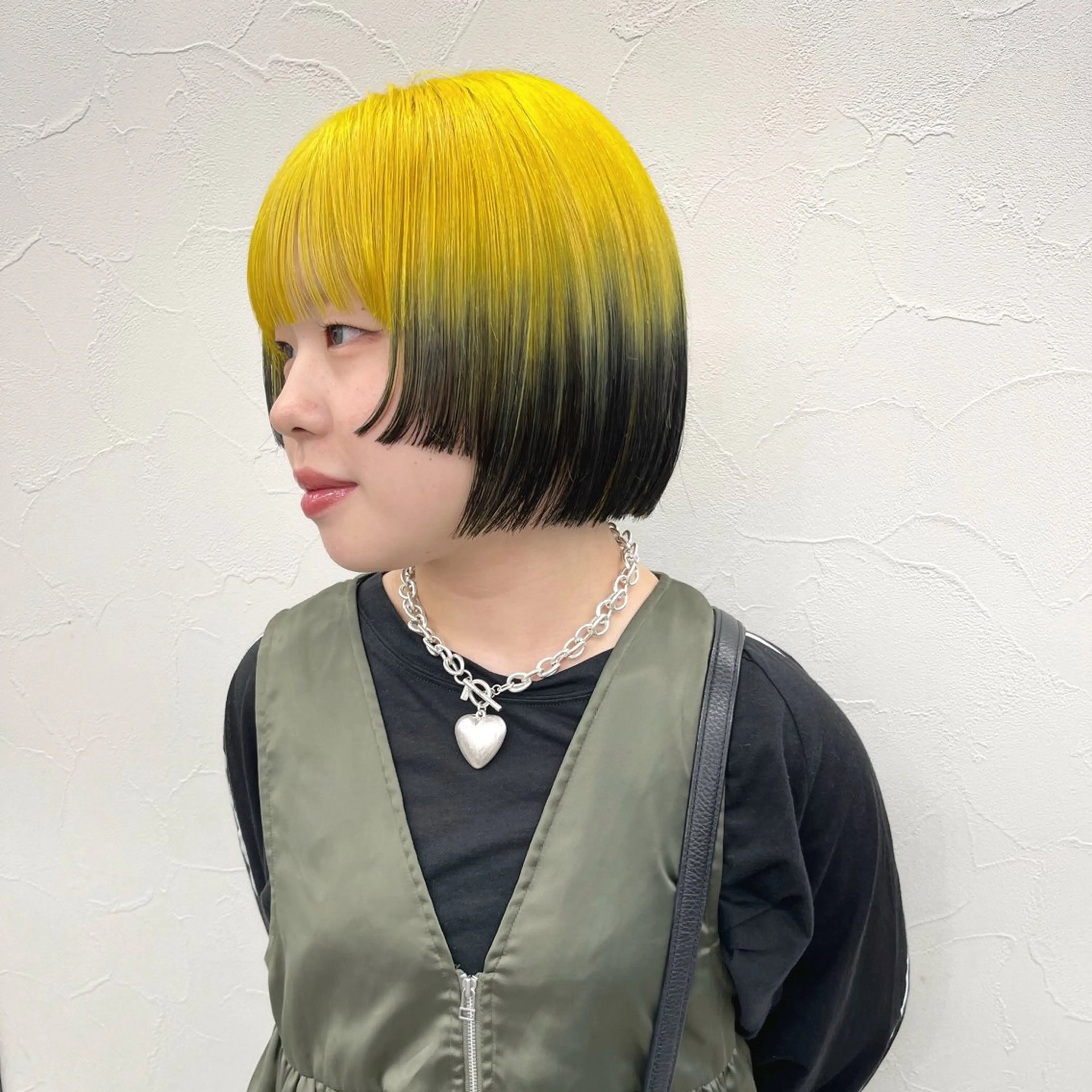 ショート カラー ブリーチ デザインカラー ブリーチなしカラー ボブ レイヤーカット カット ヘアカラー トリートメント 初めてのショート お任せください✂️のヘアスタイル