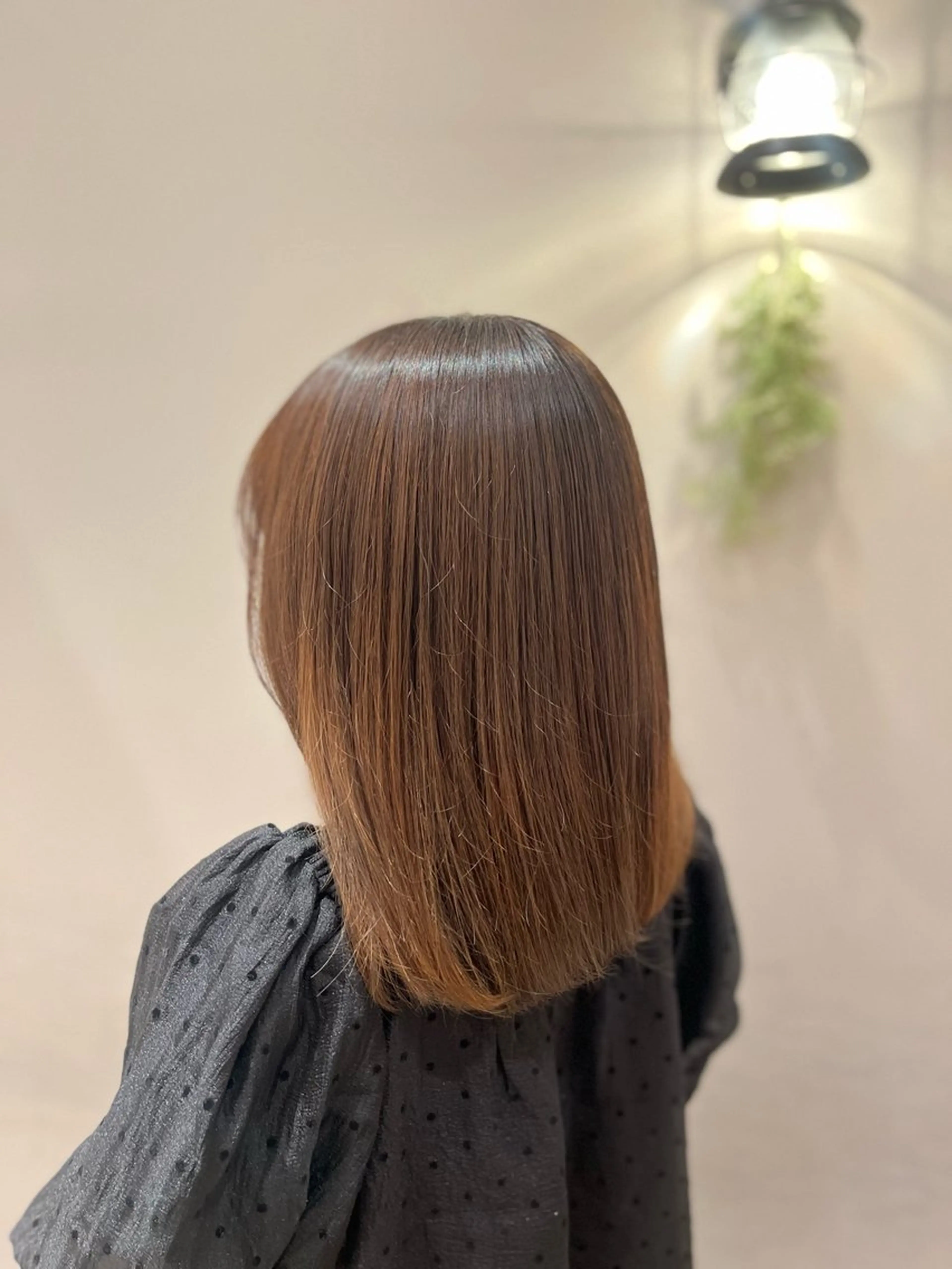 セミロング カラー まつ毛パーマとカラー 二刀流🥰岩崎夏実のヘアスタイル