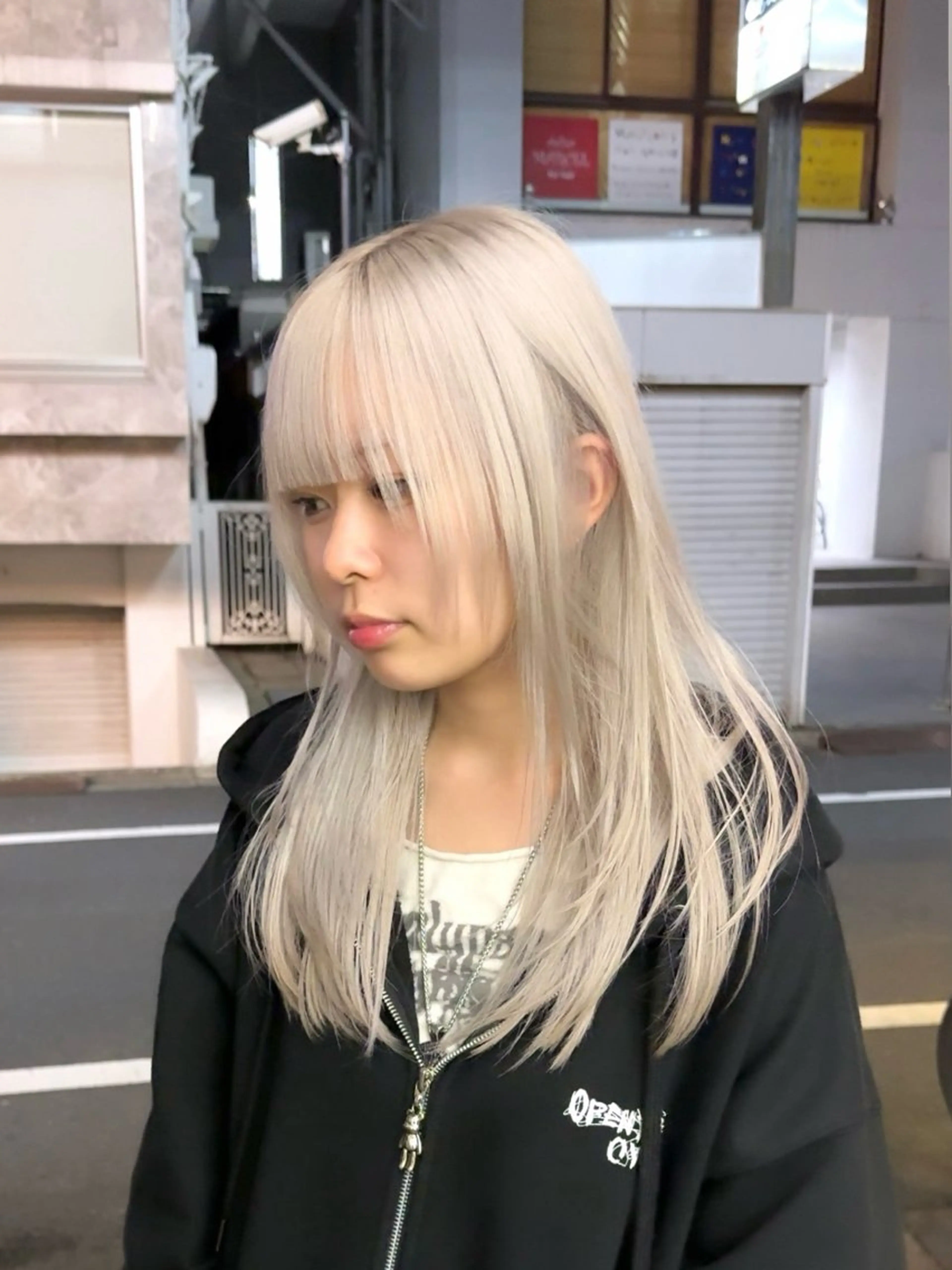 ロング カラー アッシュ ベージュカラー ブリーチ ブロンド ブラウンカラー カット ヘアカラー トリートメント ブリーチ　ハイトーン 特化🌈フジタハルキのヘアスタイル