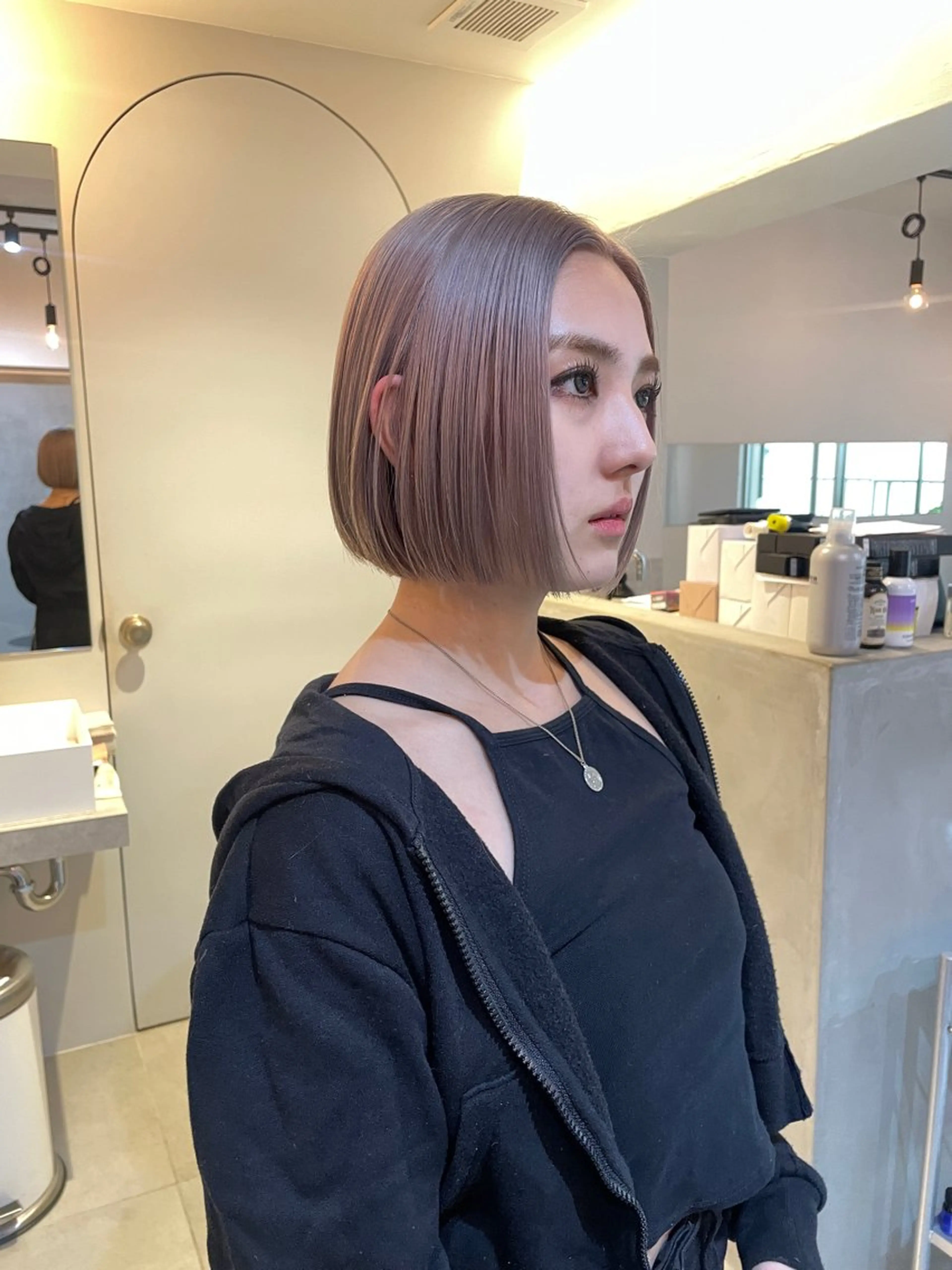 ショート カット ヘアカラー miyu ハイトーン/レイヤーのヘアスタイル