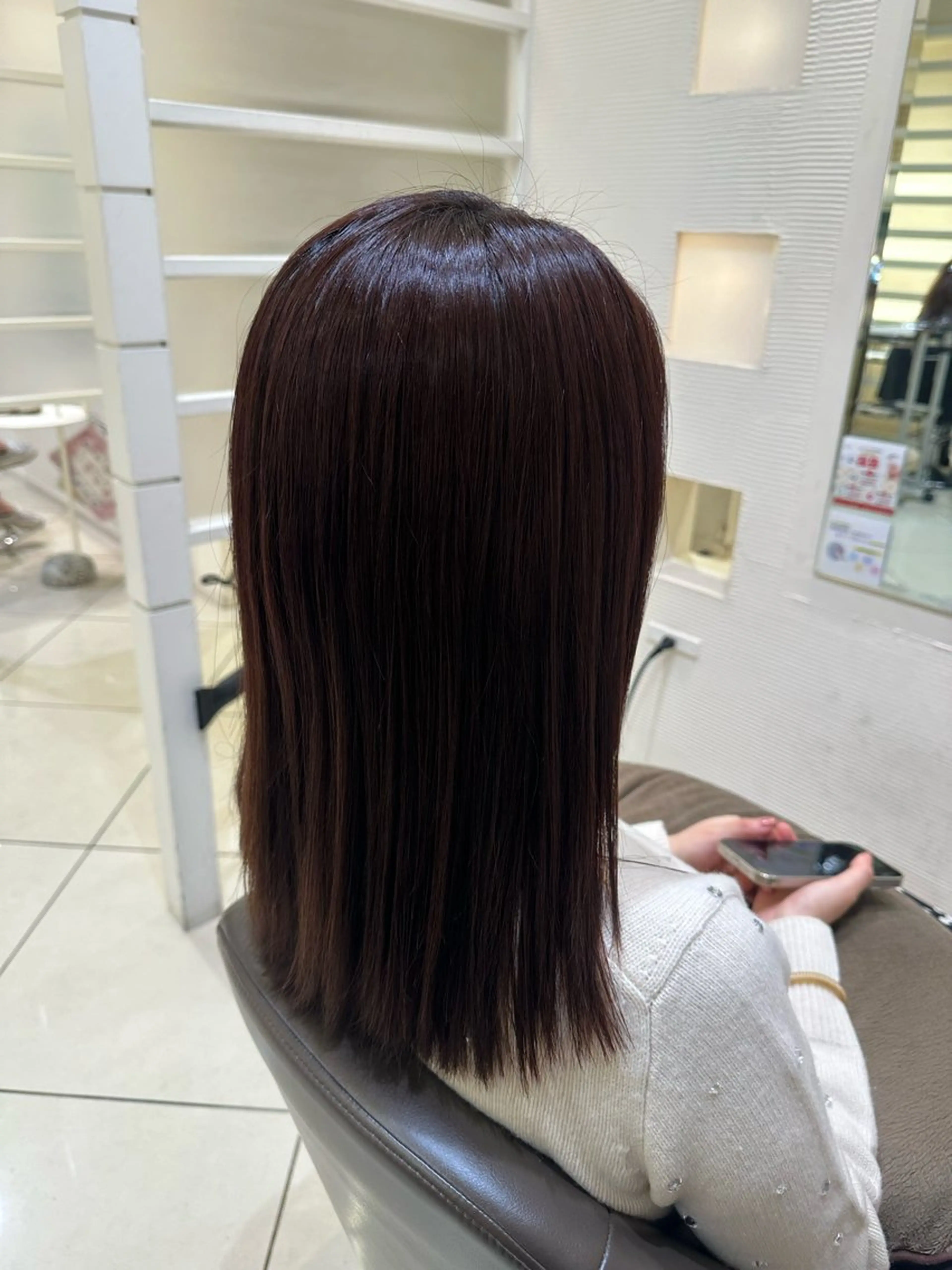 セミロング カラー ヘアアレンジ タイトボブ個性派カラ ーAKANEのヘアスタイル