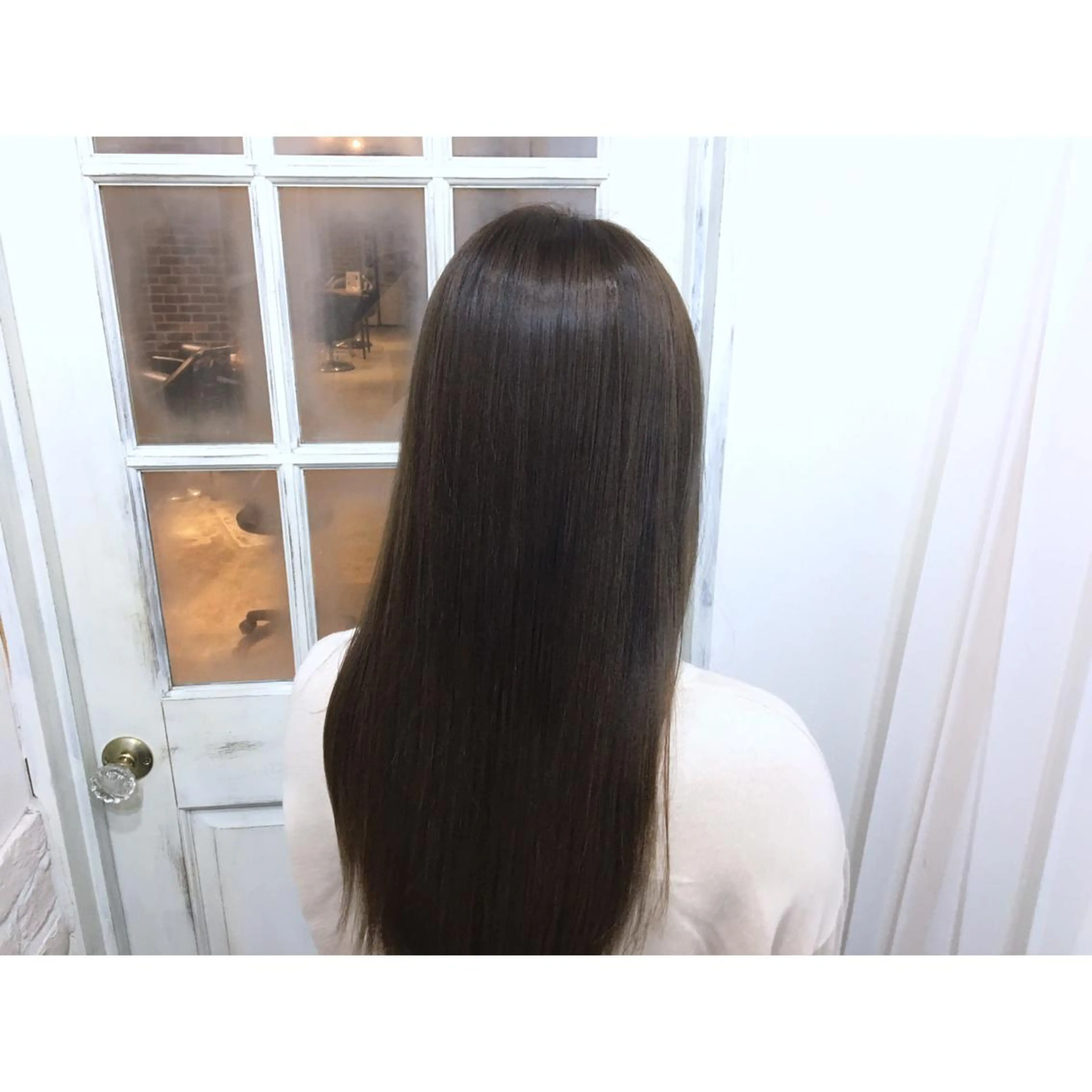 セミロング ロング カラー アッシュ アッシュグレー 境 健助のヘアスタイル