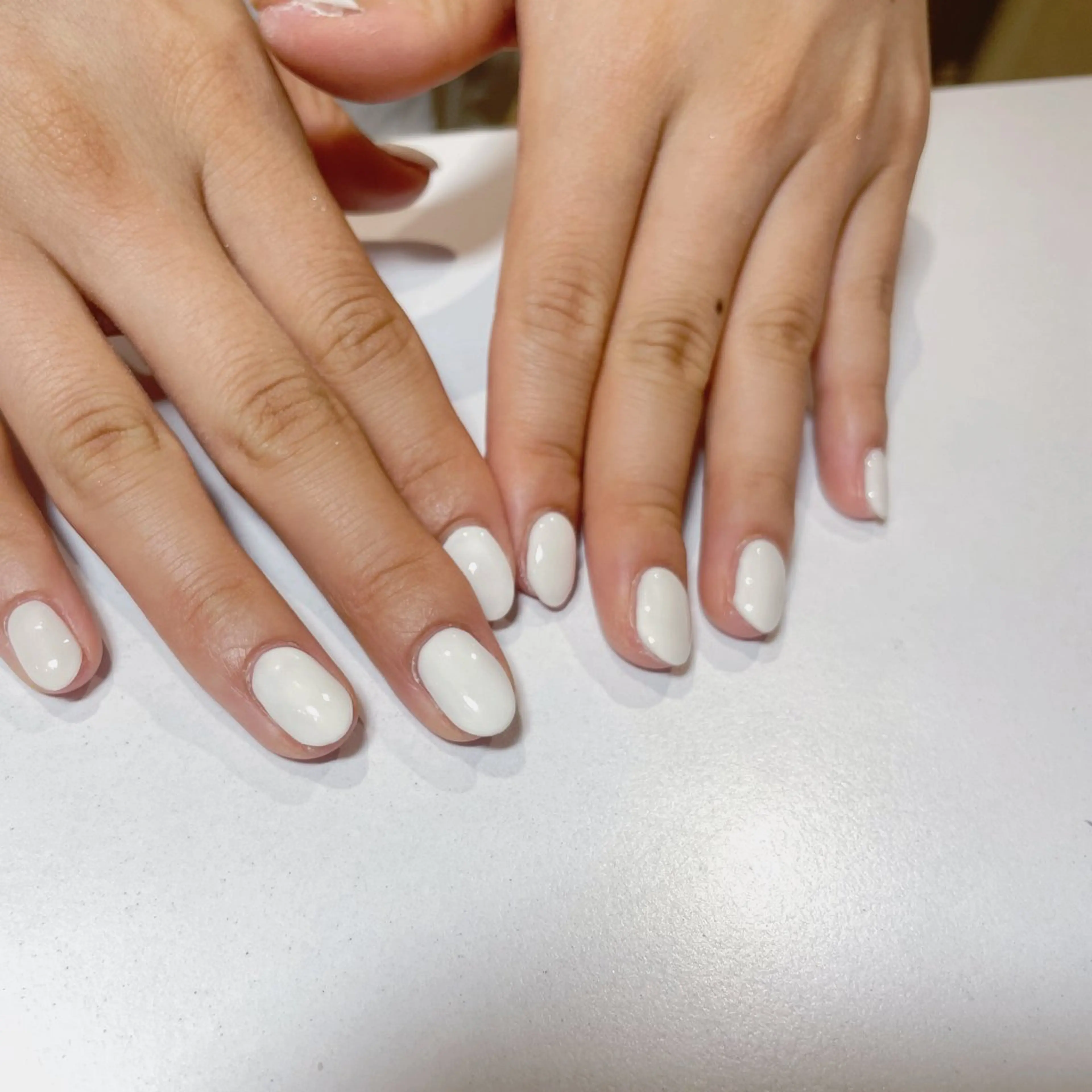 ネイル ワンカラーネイル ホワイト 小林みお @ibelu京橋店のネイルデザイン