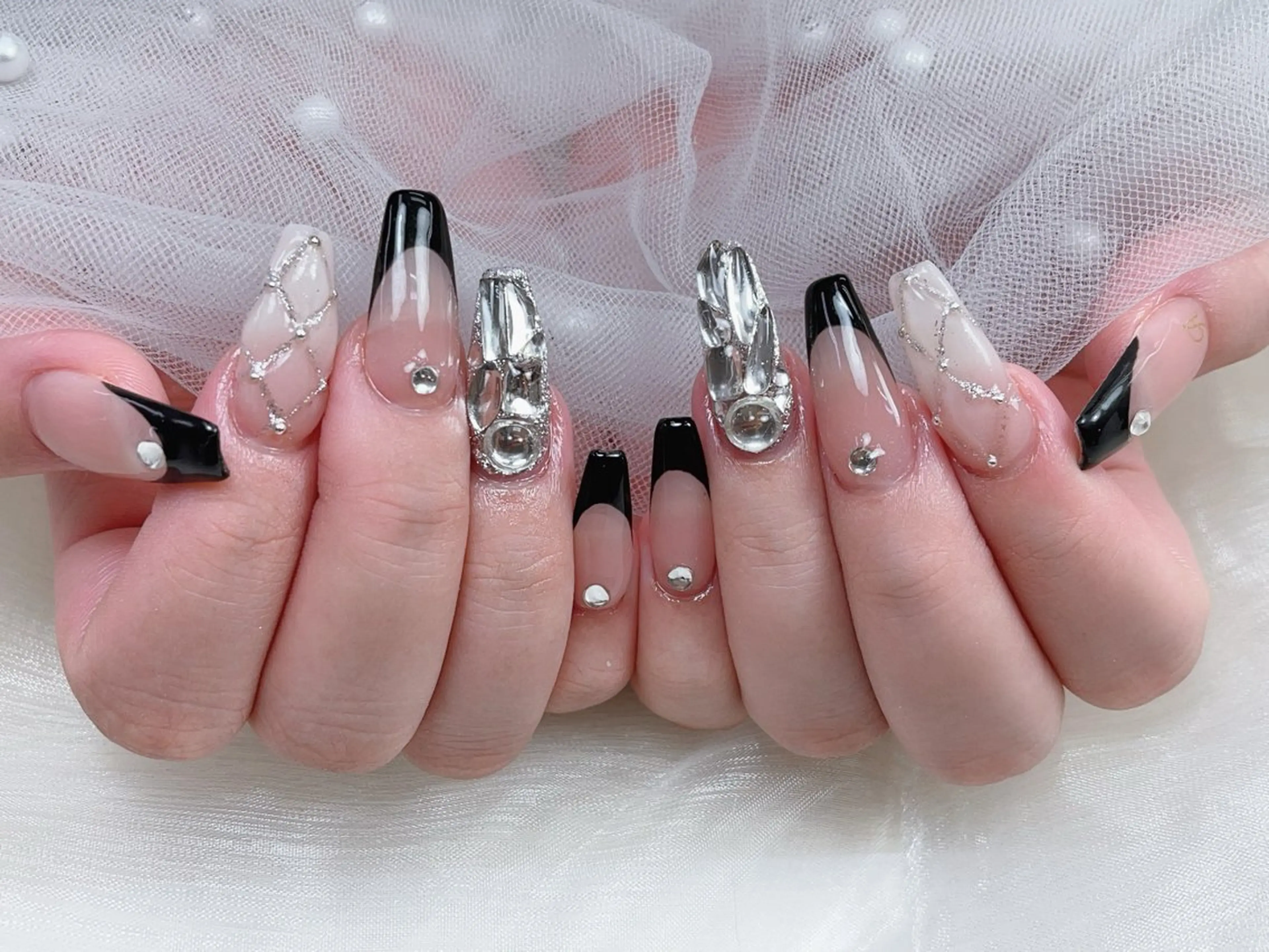 メンズ ネイル メンズ韓国風 アートネイル フレンチネイル ジェルネイル キラキラネイル ハンドネイル Bloom スカルプ専門店のネイルデザイン