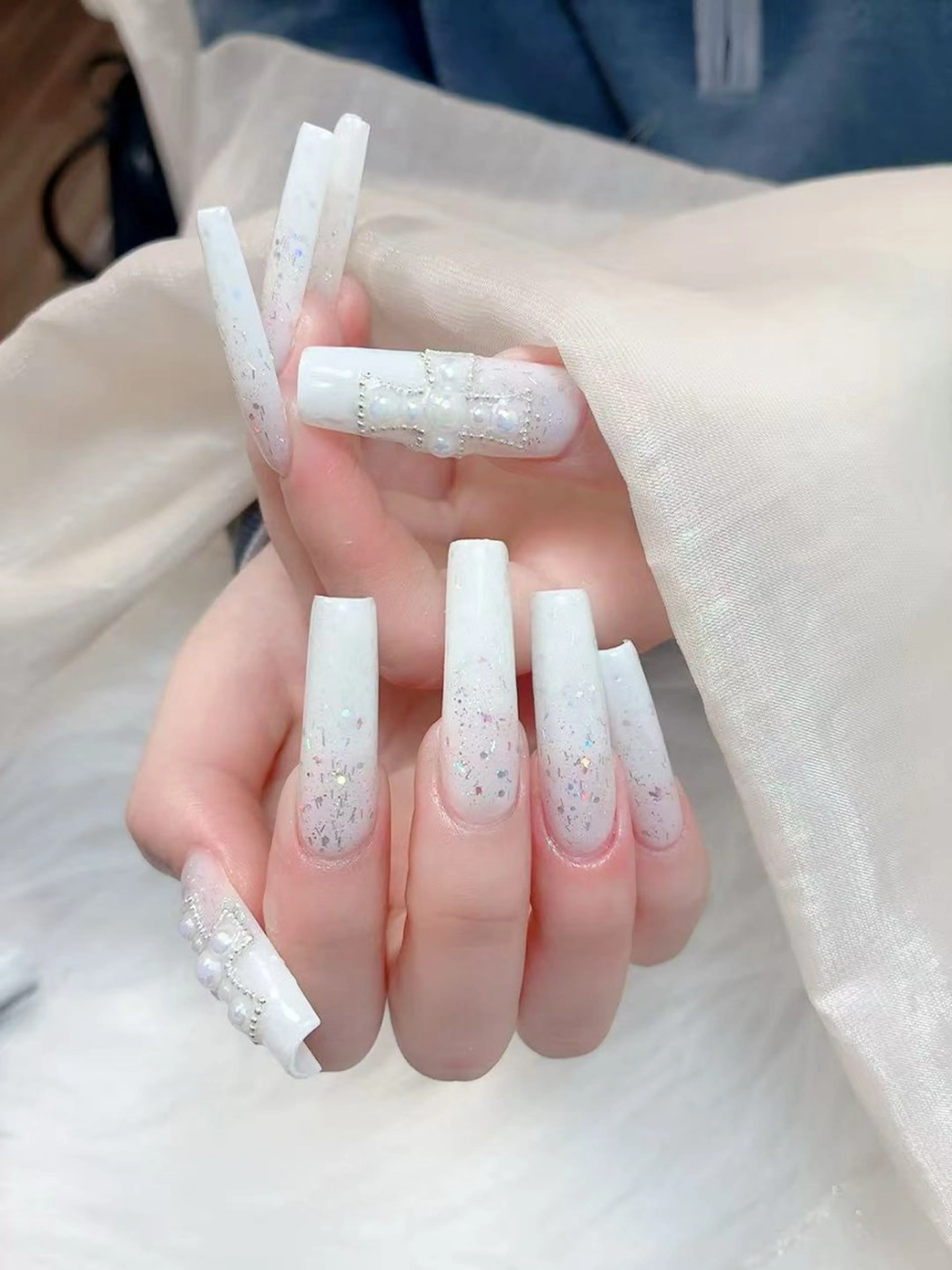 ネイル アニマル柄 チークネイル 成人式 フラッシュネイル フットネイル ハンドネイル B·U Nail大宮 長さだし専門店のネイルデザイン