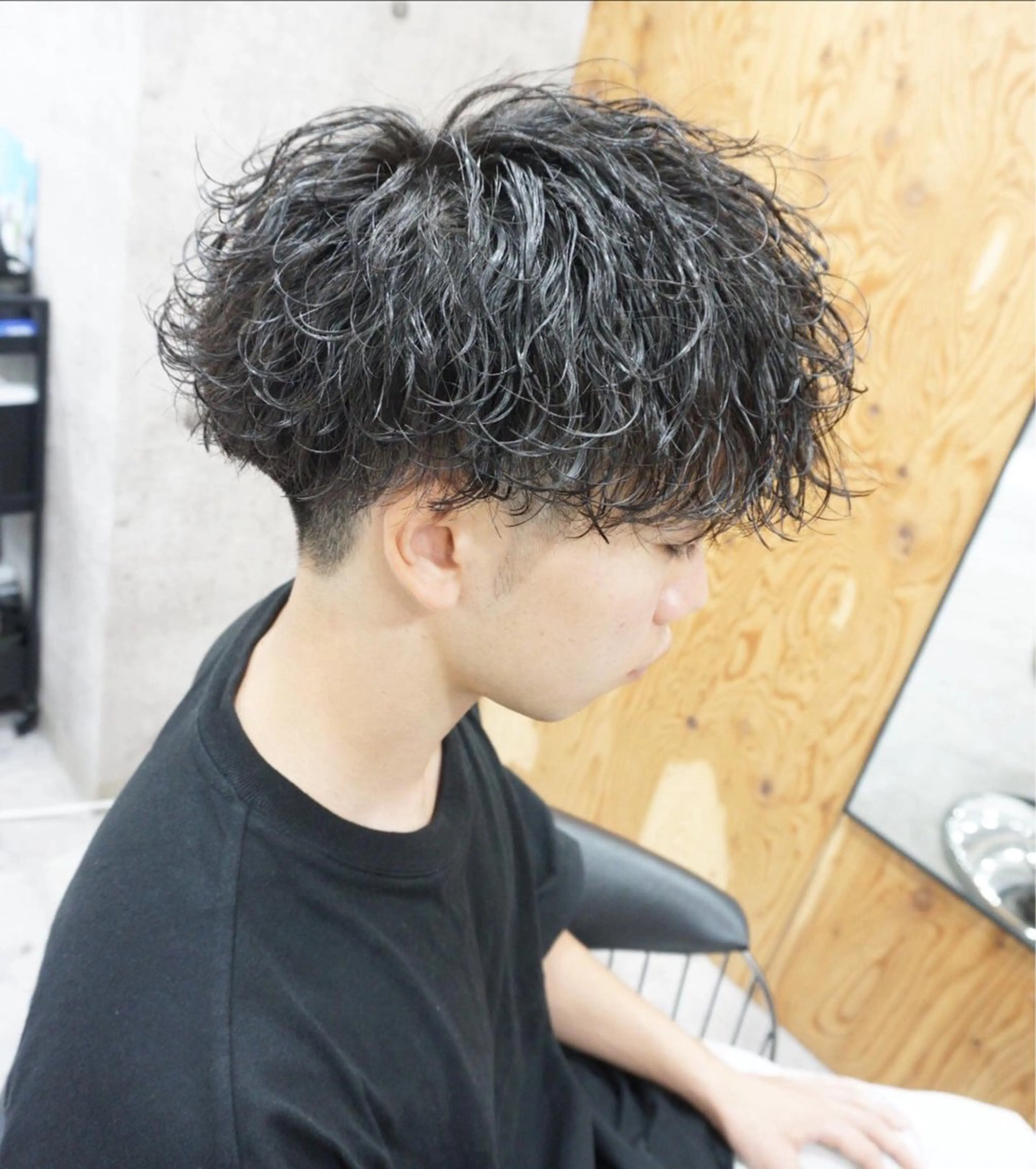 メンズ メンズパーマ プードルパーマ メンズツイストパーマ 波巻きパーマ プードルパーマ カット パーマ hair teria ryu 大塚のヘアスタイル